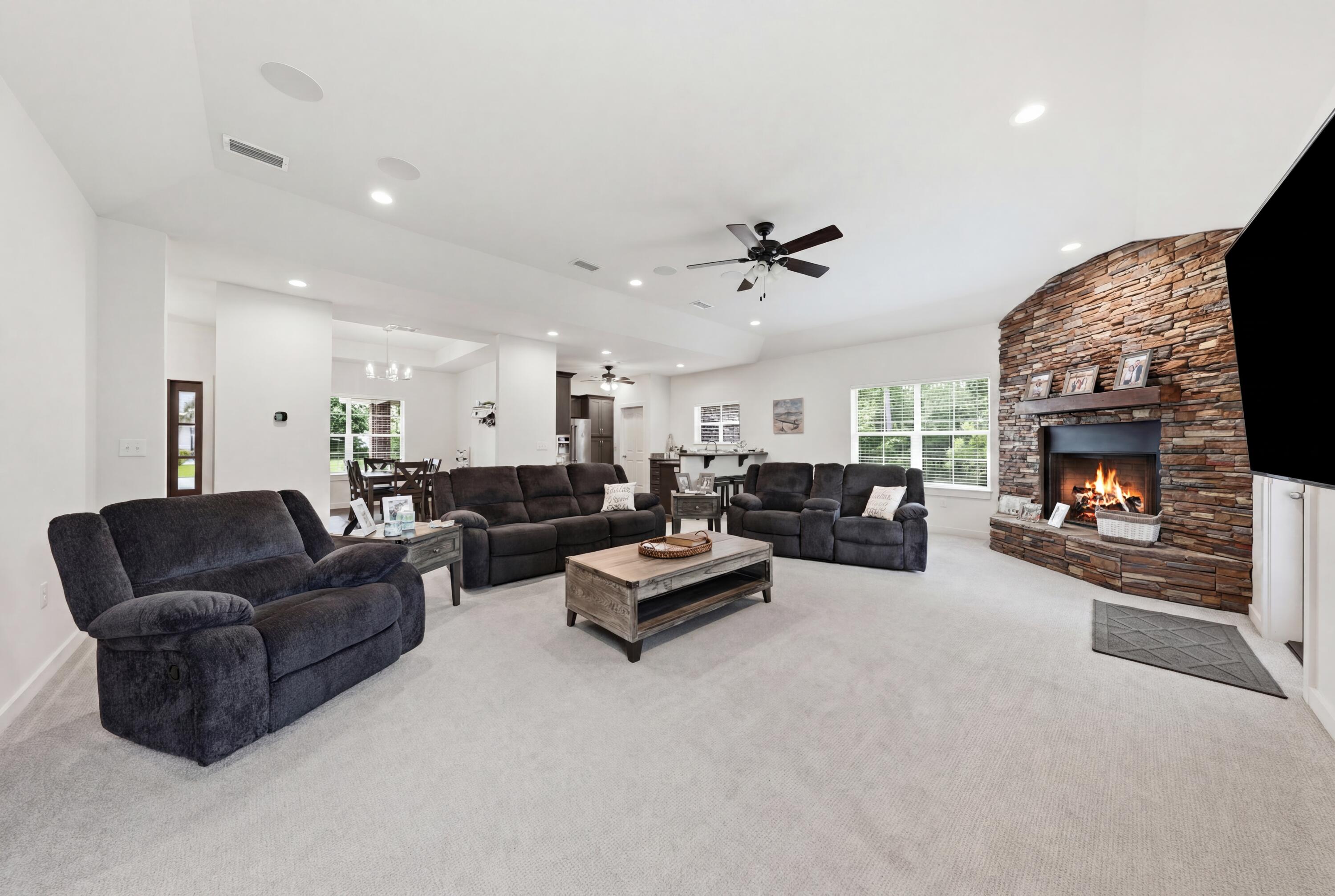 SECLUSION BAY - Residential