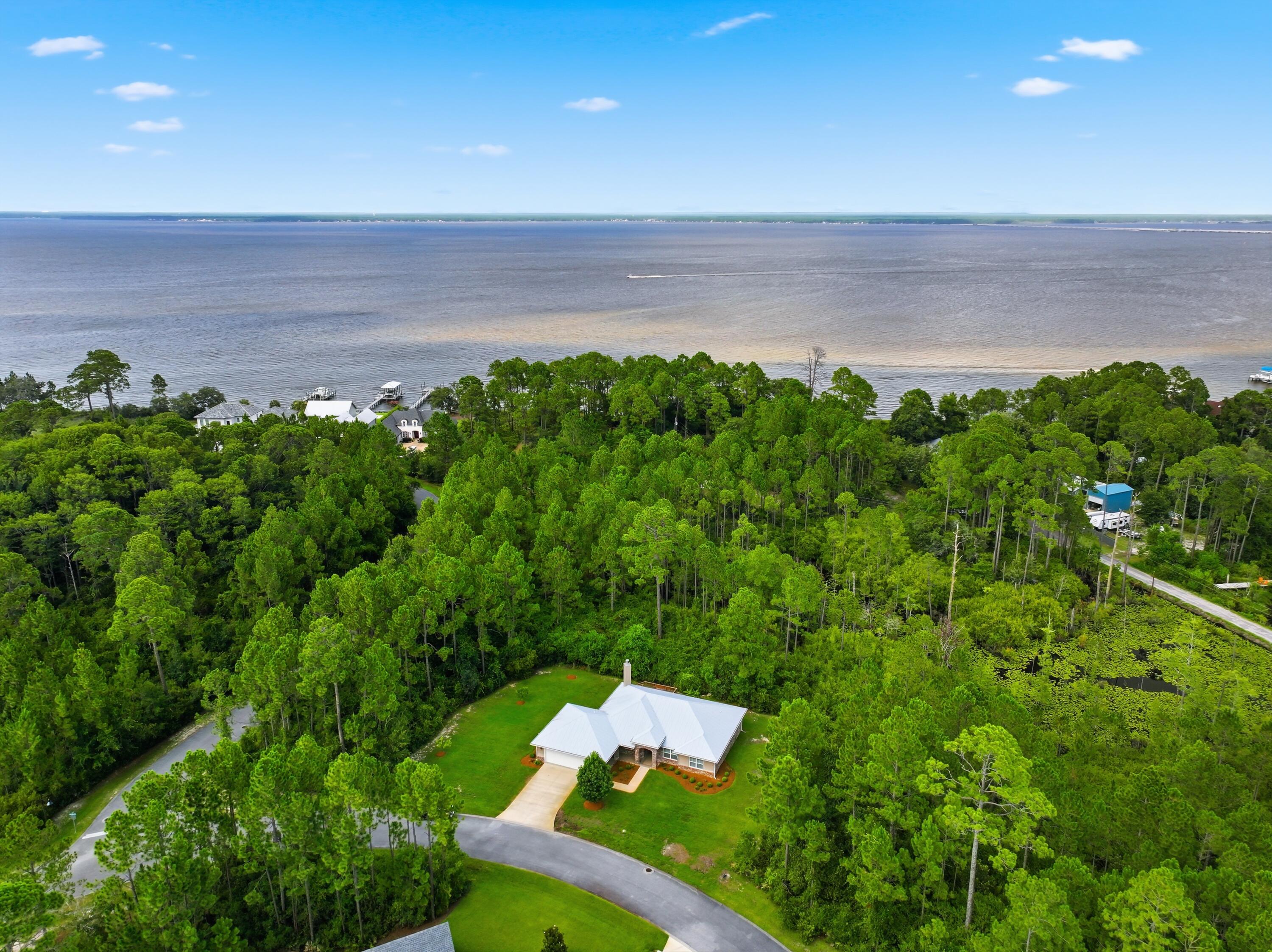 SECLUSION BAY - Residential