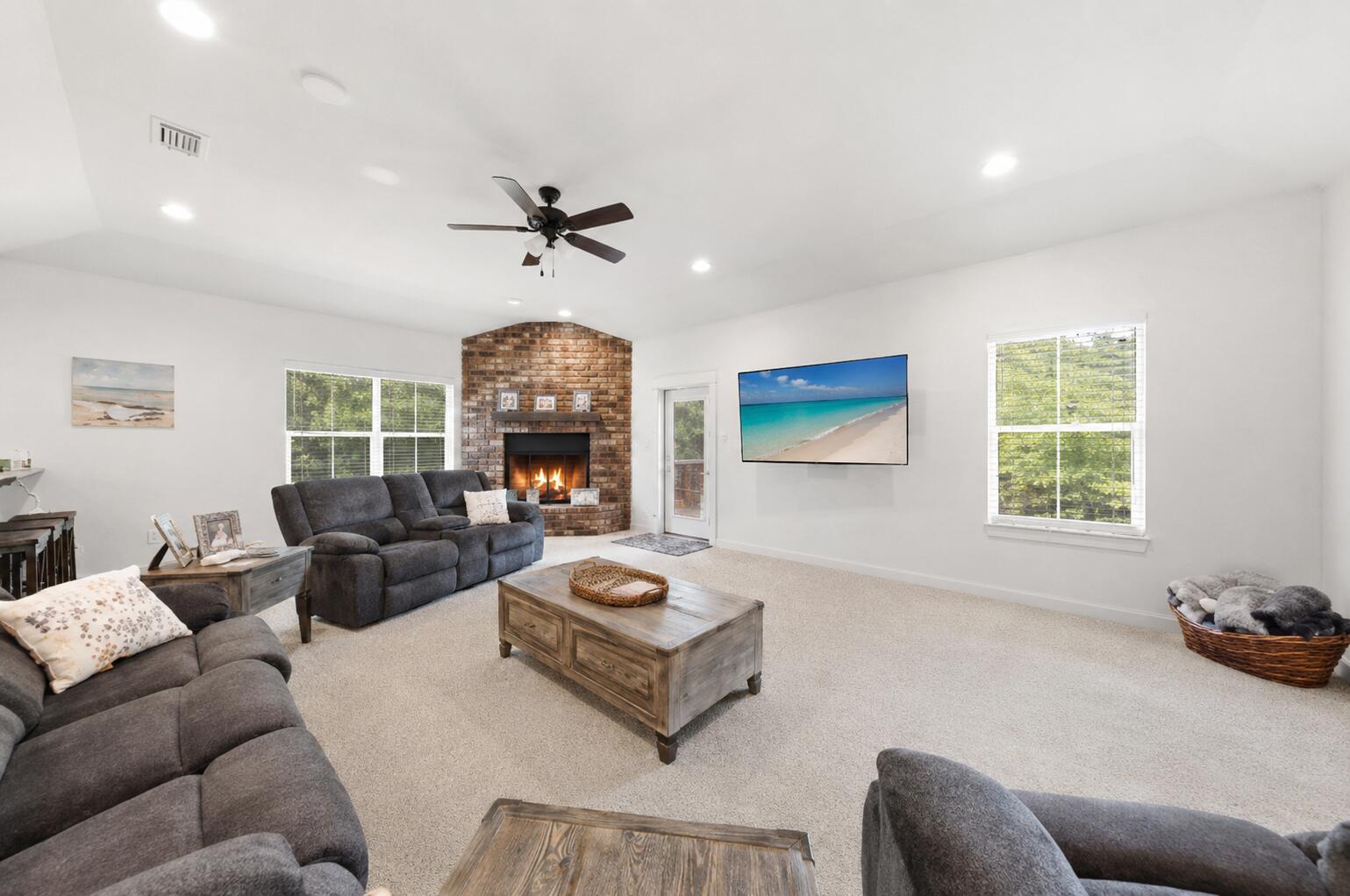 SECLUSION BAY - Residential