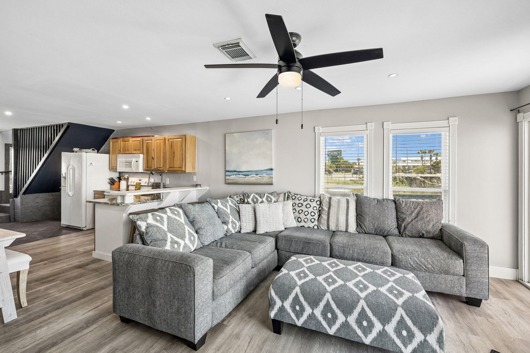 BLUE SURF T/H - Residential
