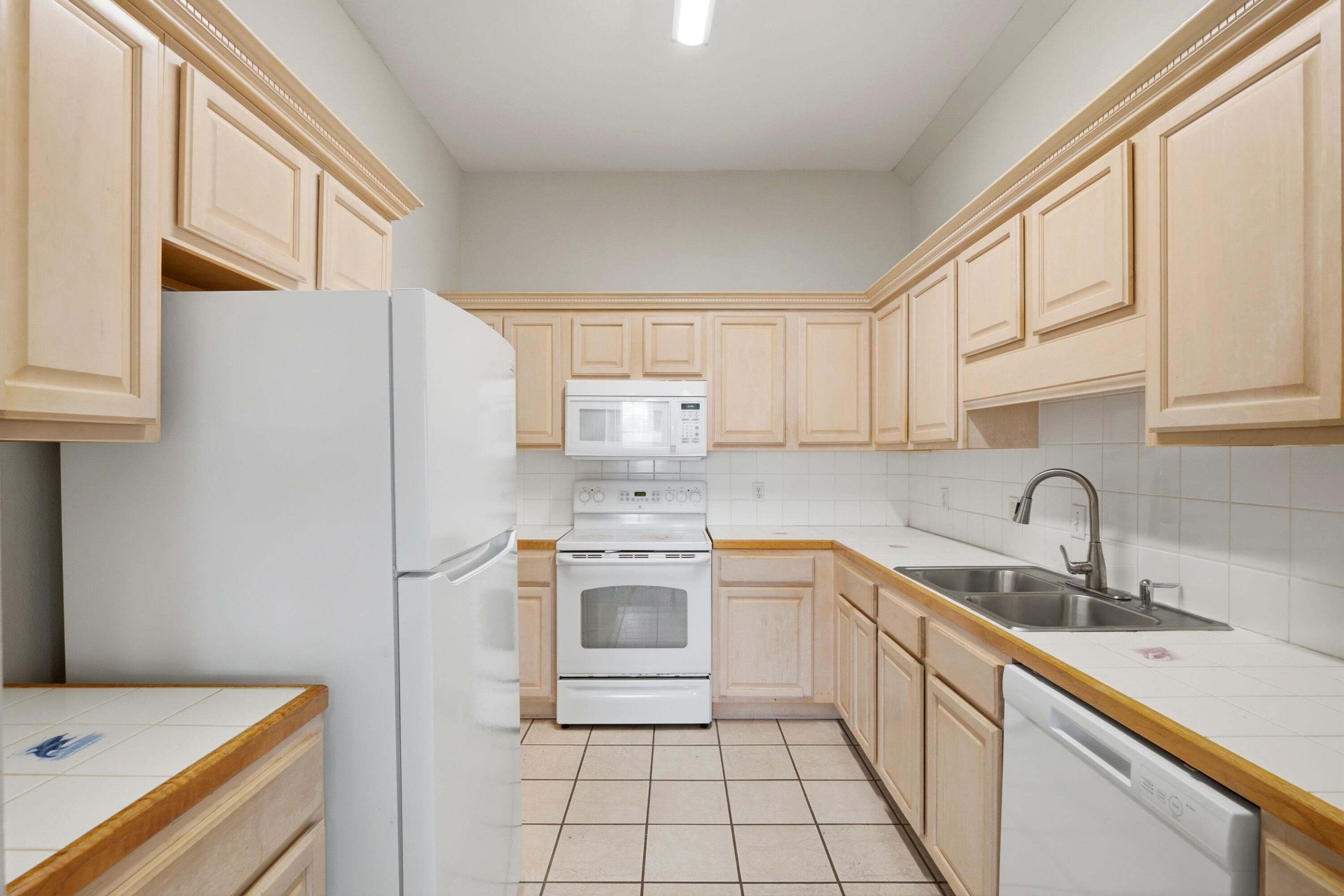PLAZA THE - Residential Lease