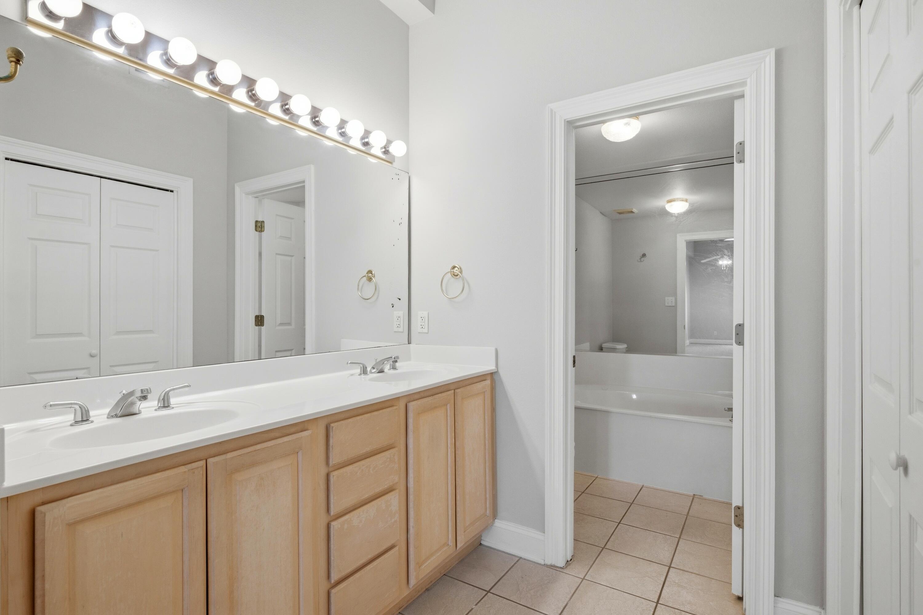 PLAZA THE - Residential Lease