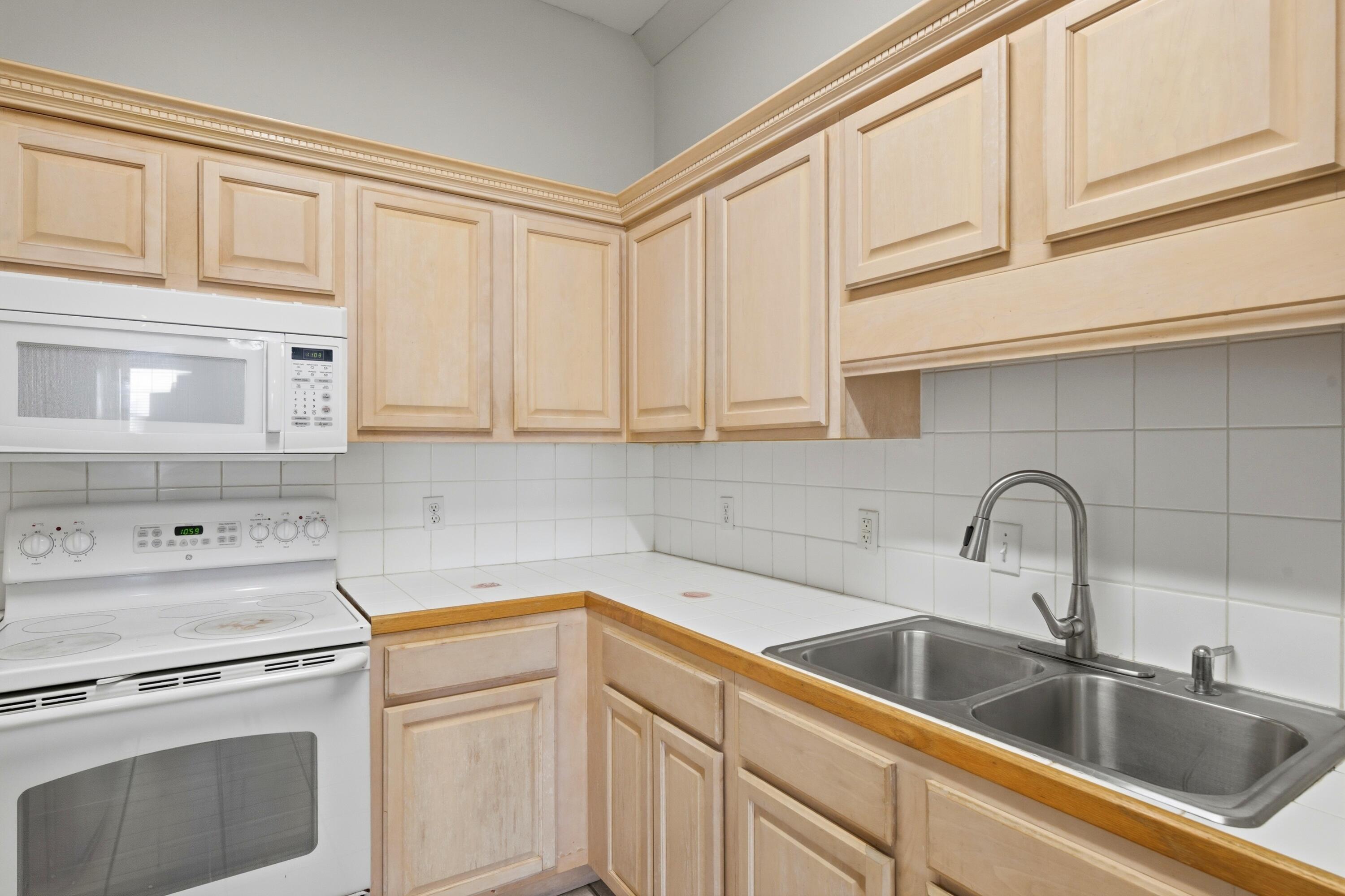 PLAZA THE - Residential Lease