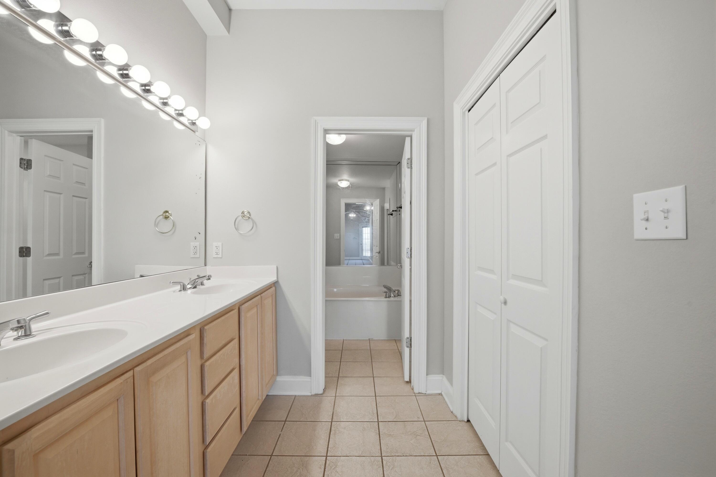 PLAZA THE - Residential Lease