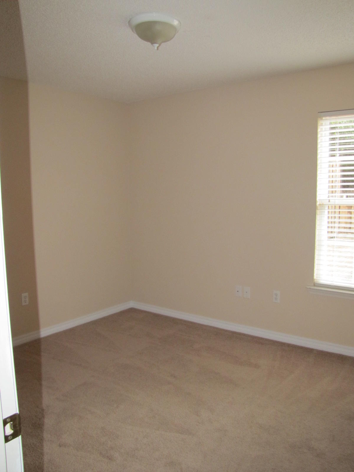 CRESTVIEW HEIGHTS 1ST ADDN - Residential Lease