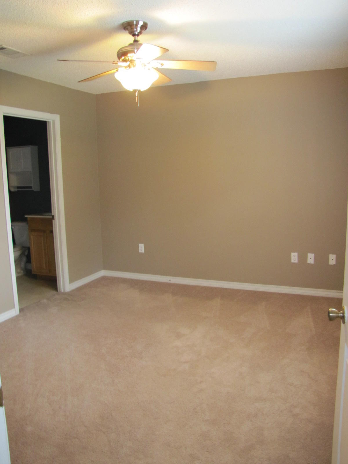 CRESTVIEW HEIGHTS 1ST ADDN - Residential Lease