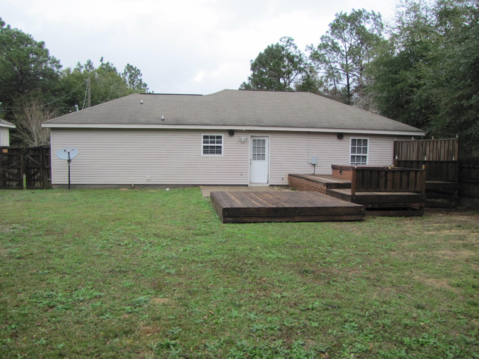 CRESTVIEW HEIGHTS 1ST ADDN - Residential Lease