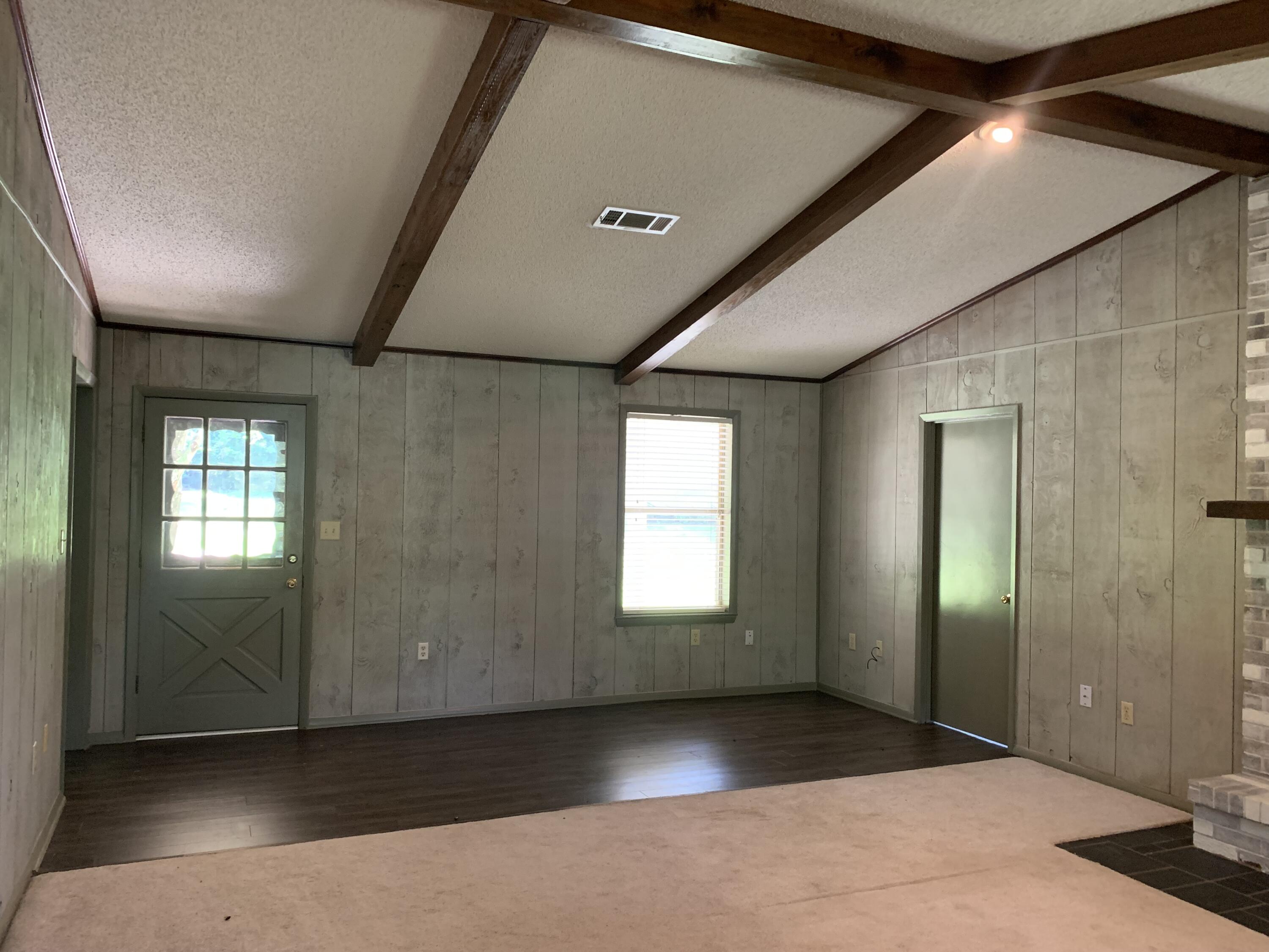 METES & BOUNDS - Residential Lease