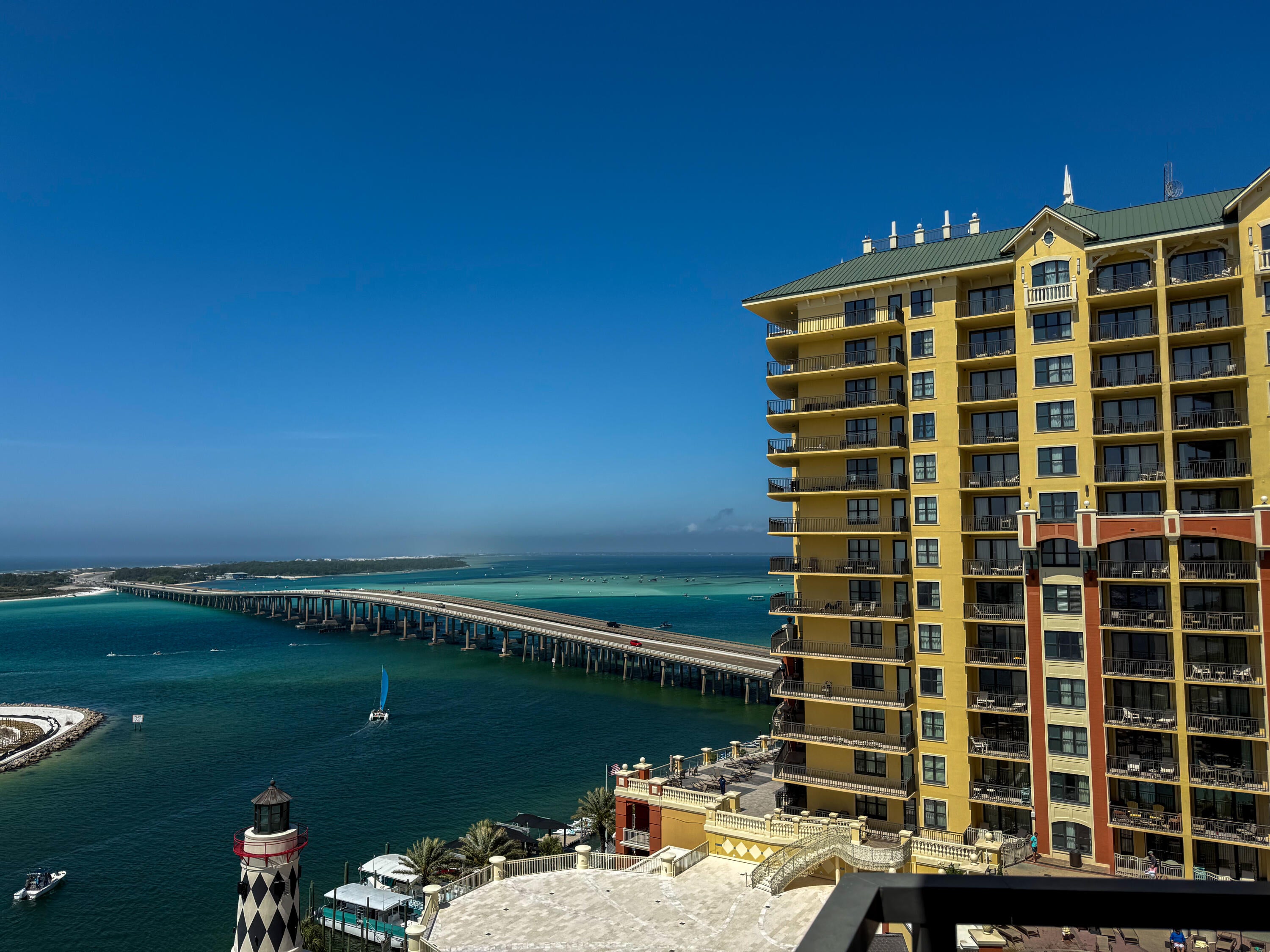 EMERALD GRANDE - Residential