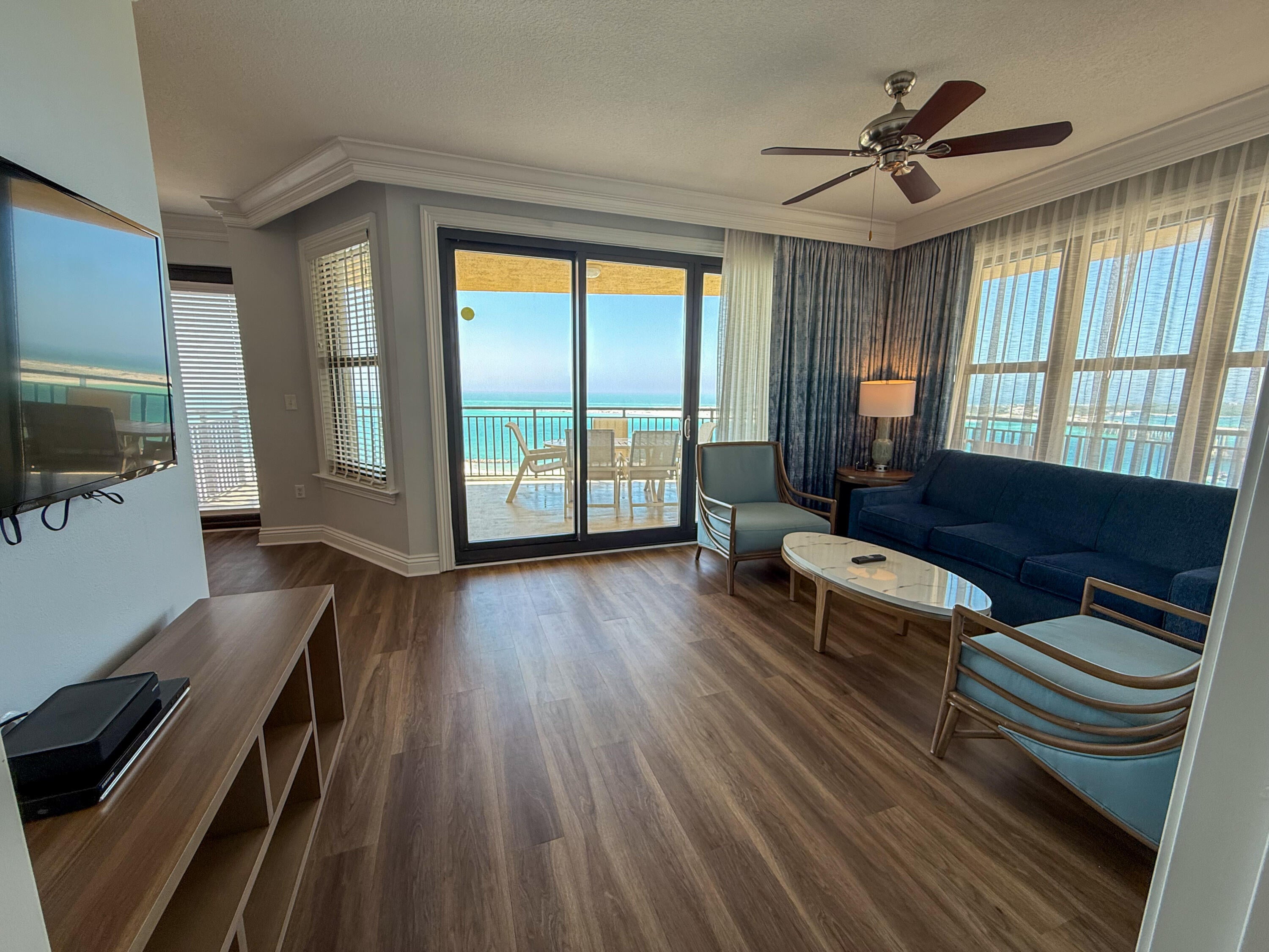 EMERALD GRANDE - Residential
