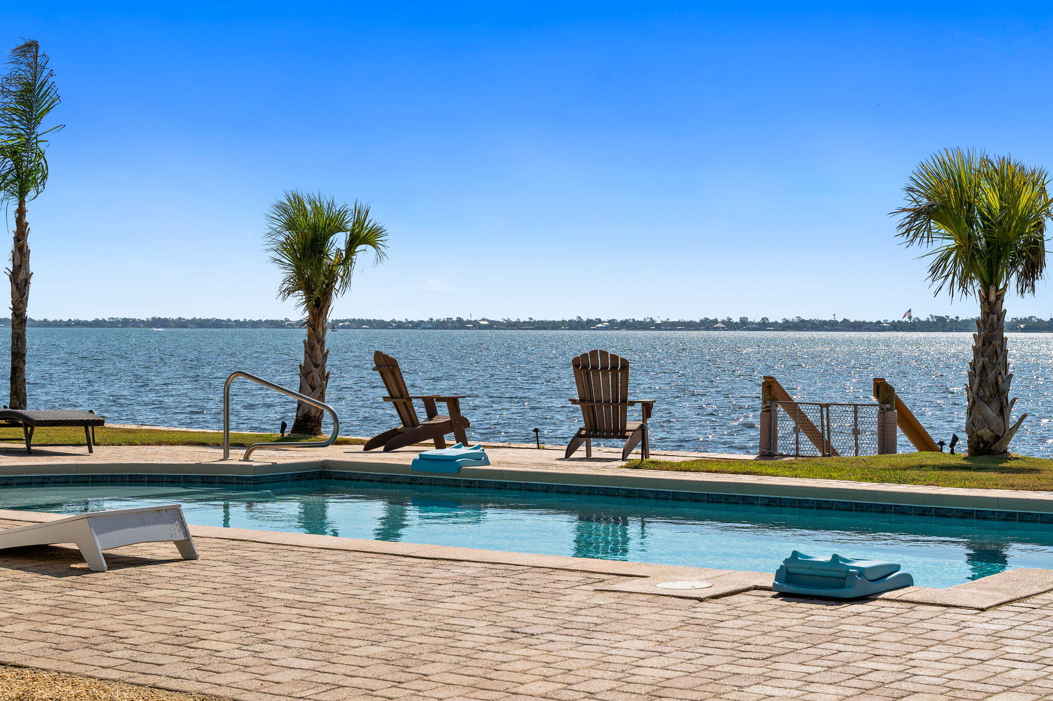 DOLPHIN BAY PH 1 - Residential
