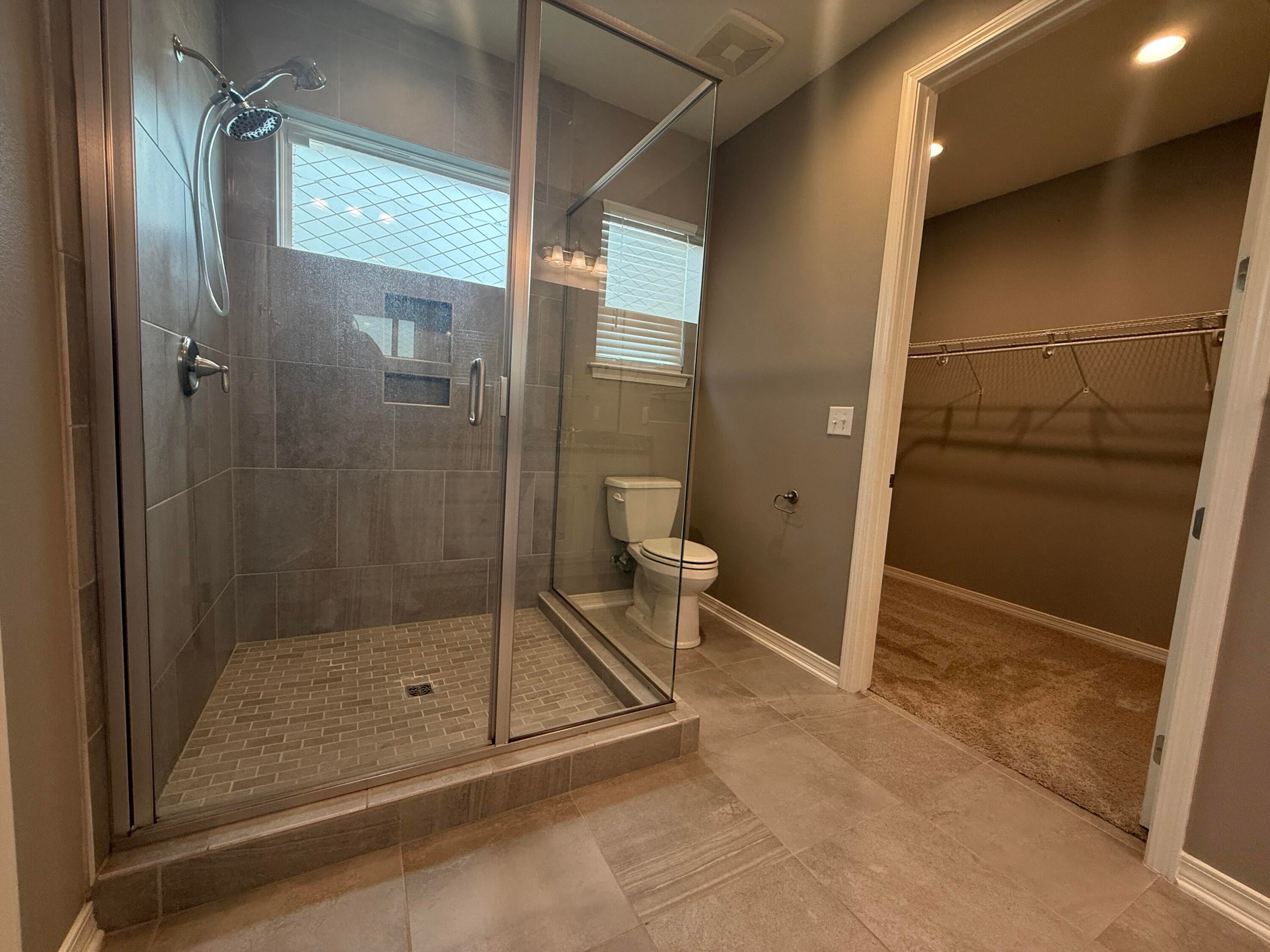 HERITAGE MANOR - Residential Lease