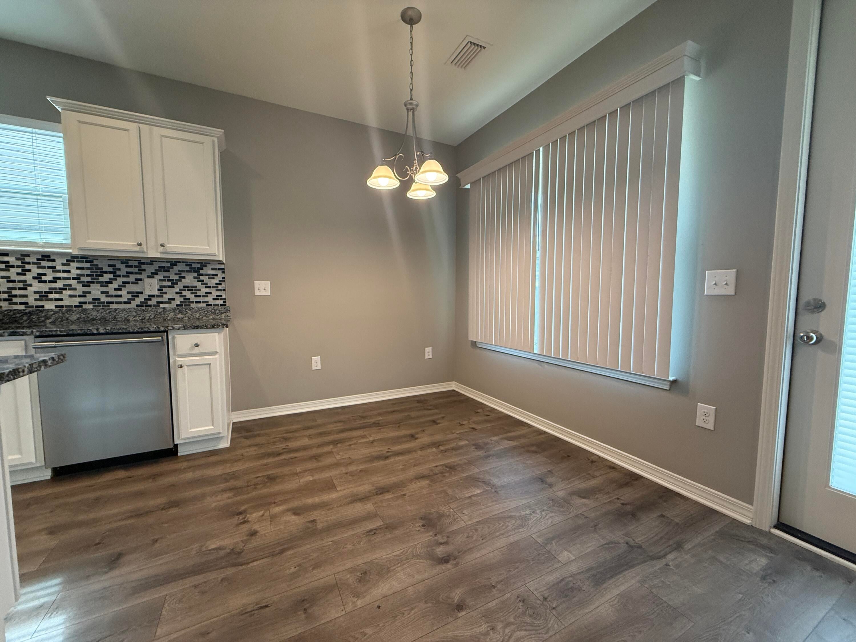 HERITAGE MANOR - Residential Lease