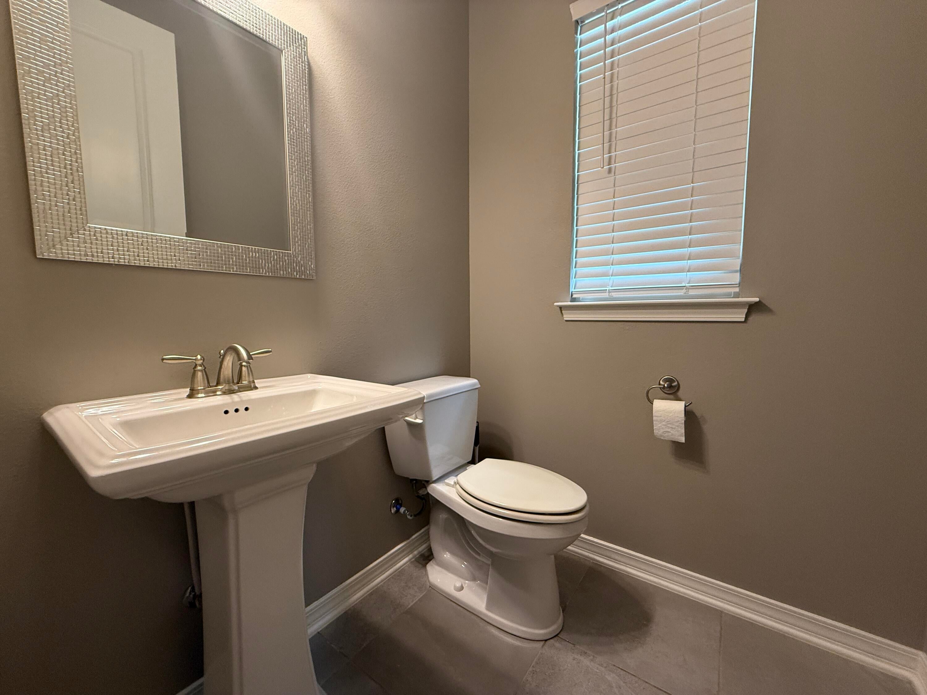 HERITAGE MANOR - Residential Lease