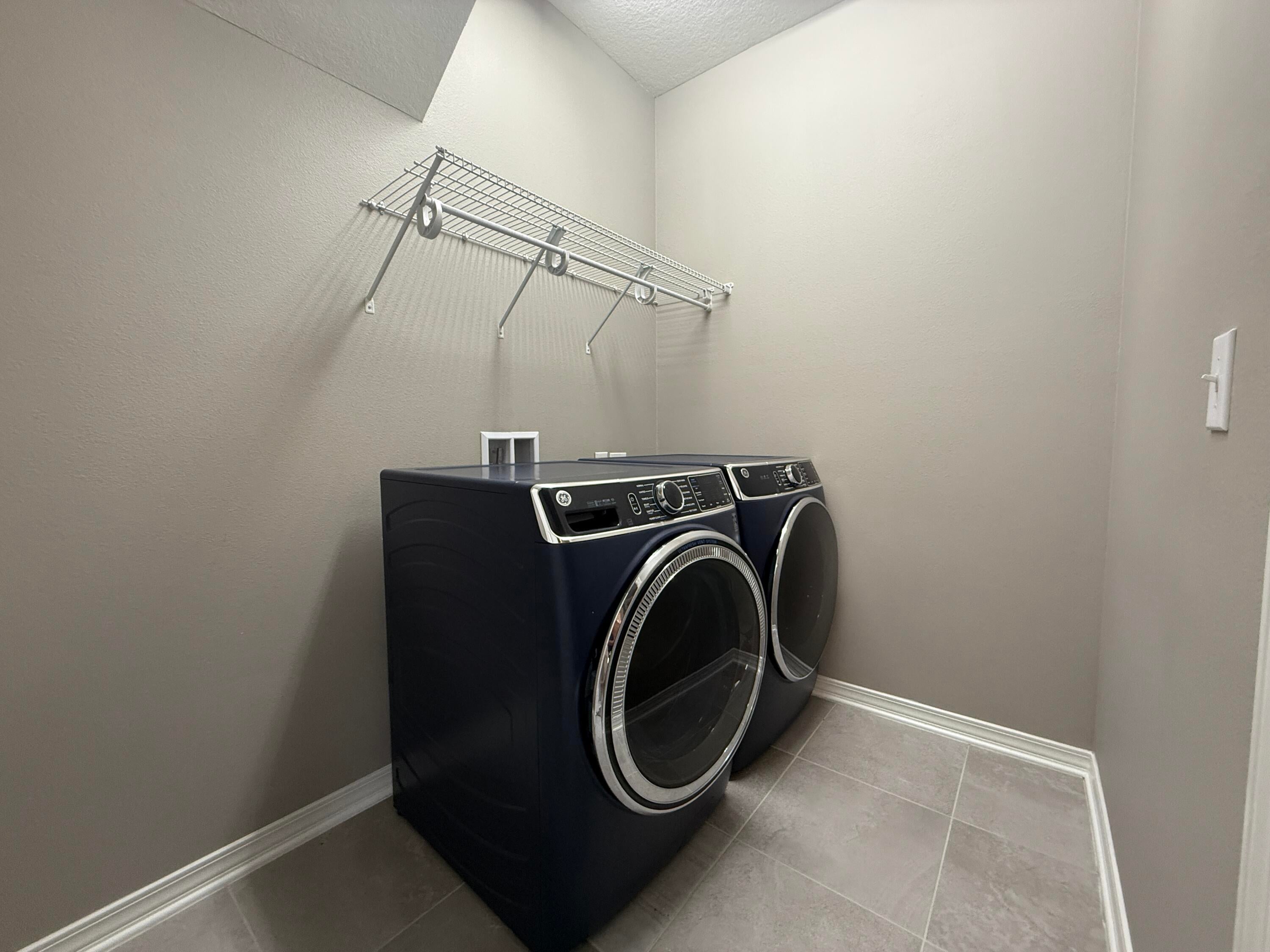 HERITAGE MANOR - Residential Lease