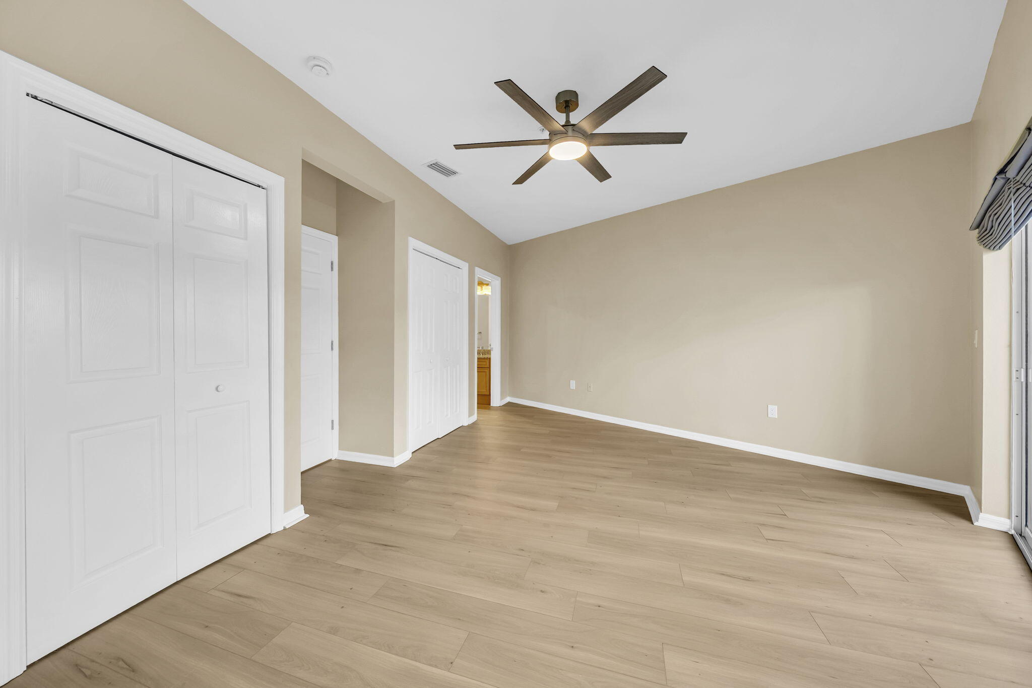 BEACH POINTE T/H - Residential