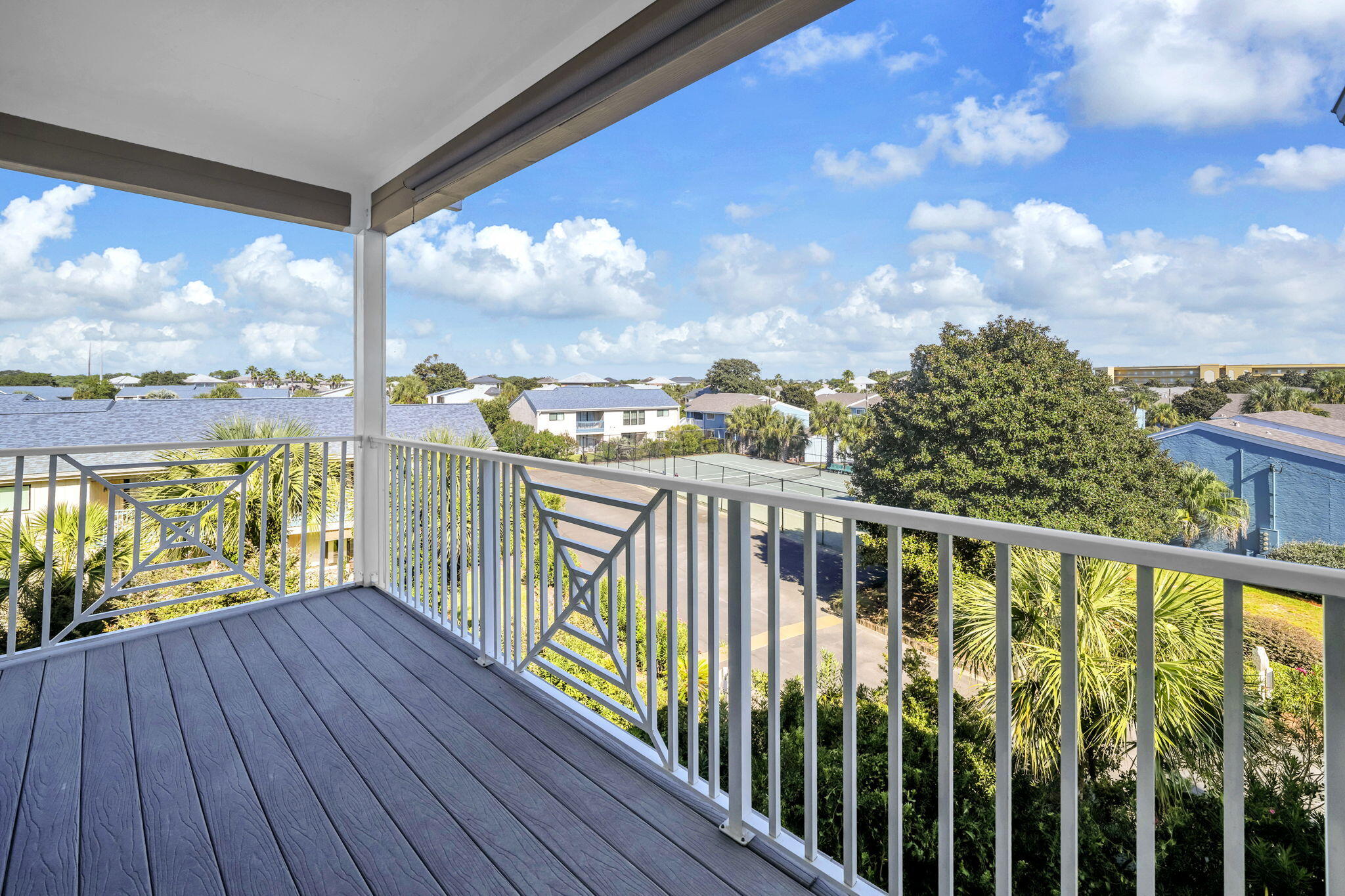 BEACH POINTE T/H - Residential
