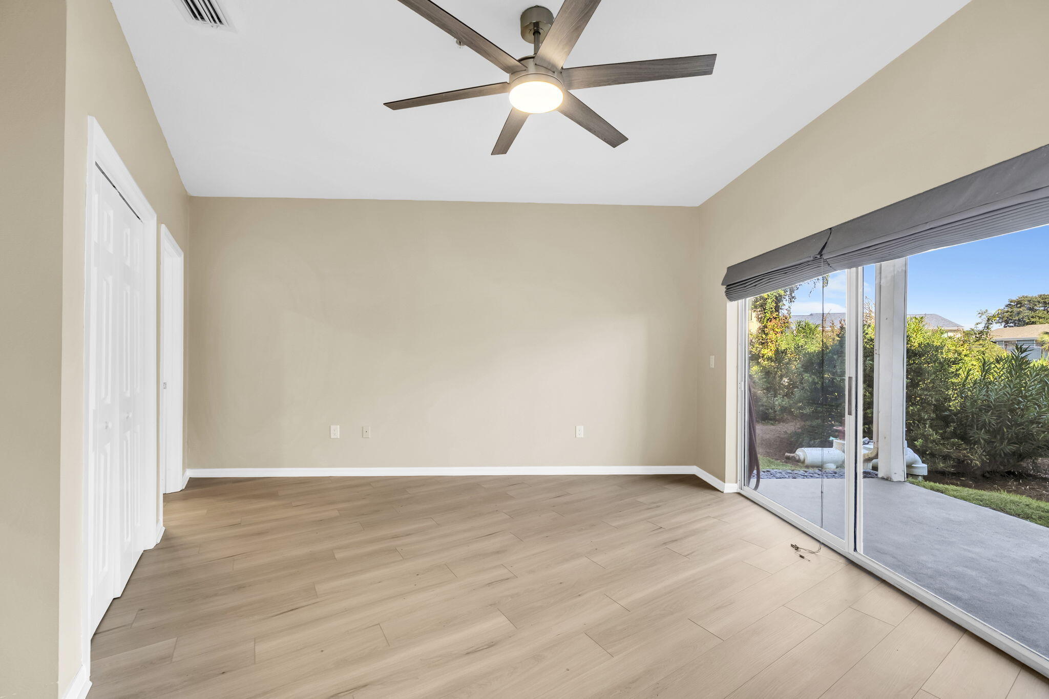 BEACH POINTE T/H - Residential