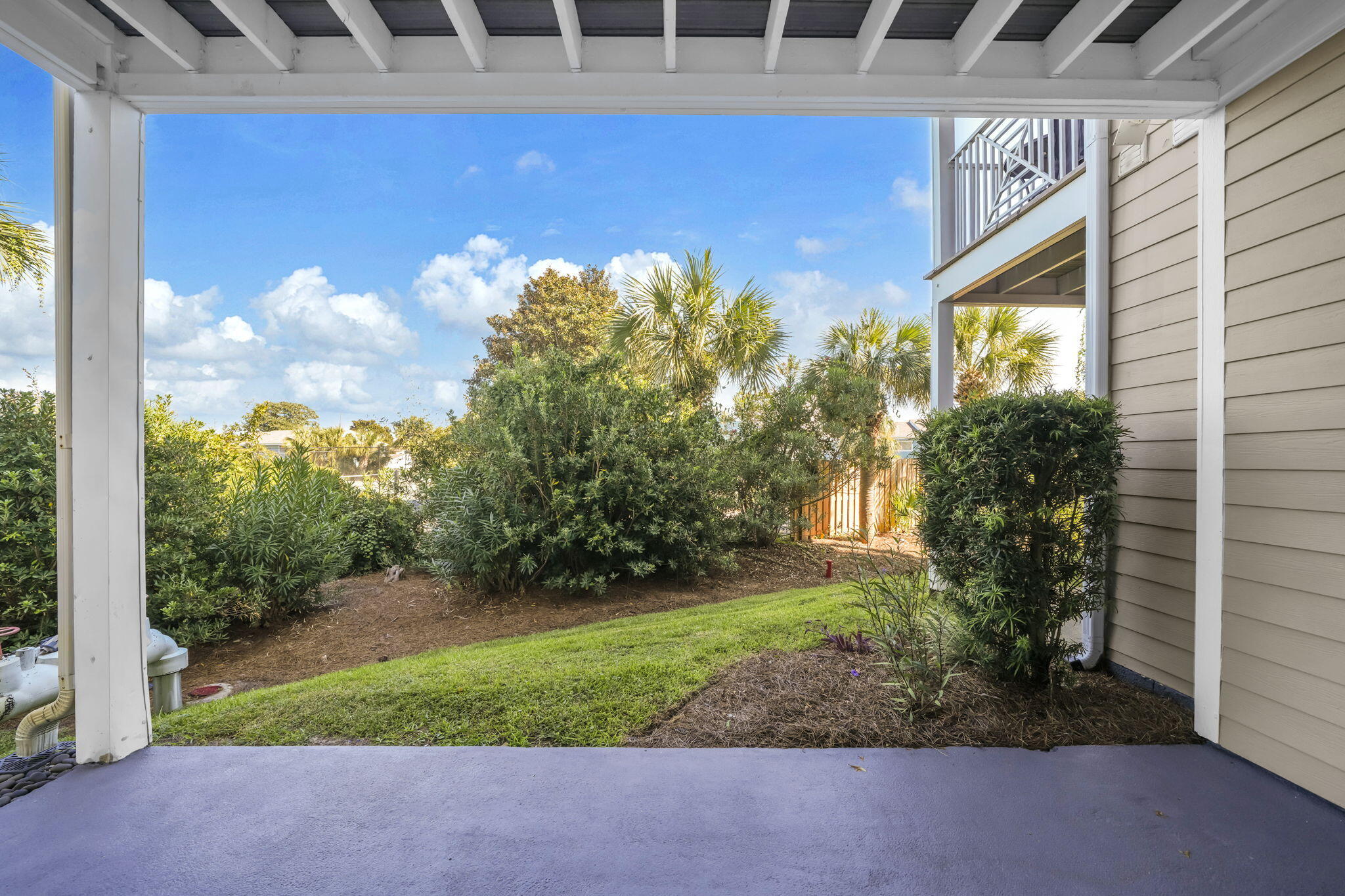BEACH POINTE T/H - Residential
