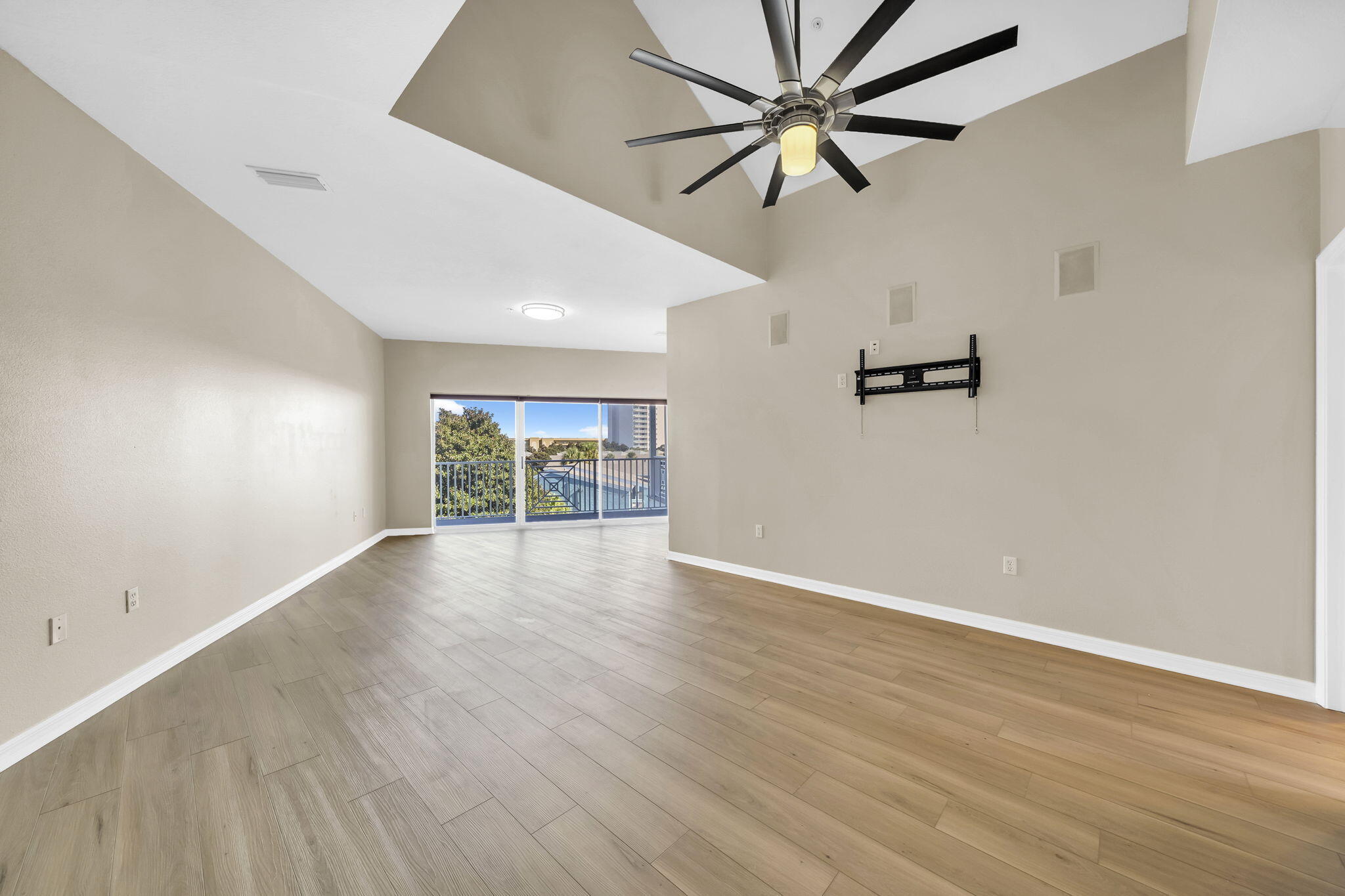 BEACH POINTE T/H - Residential