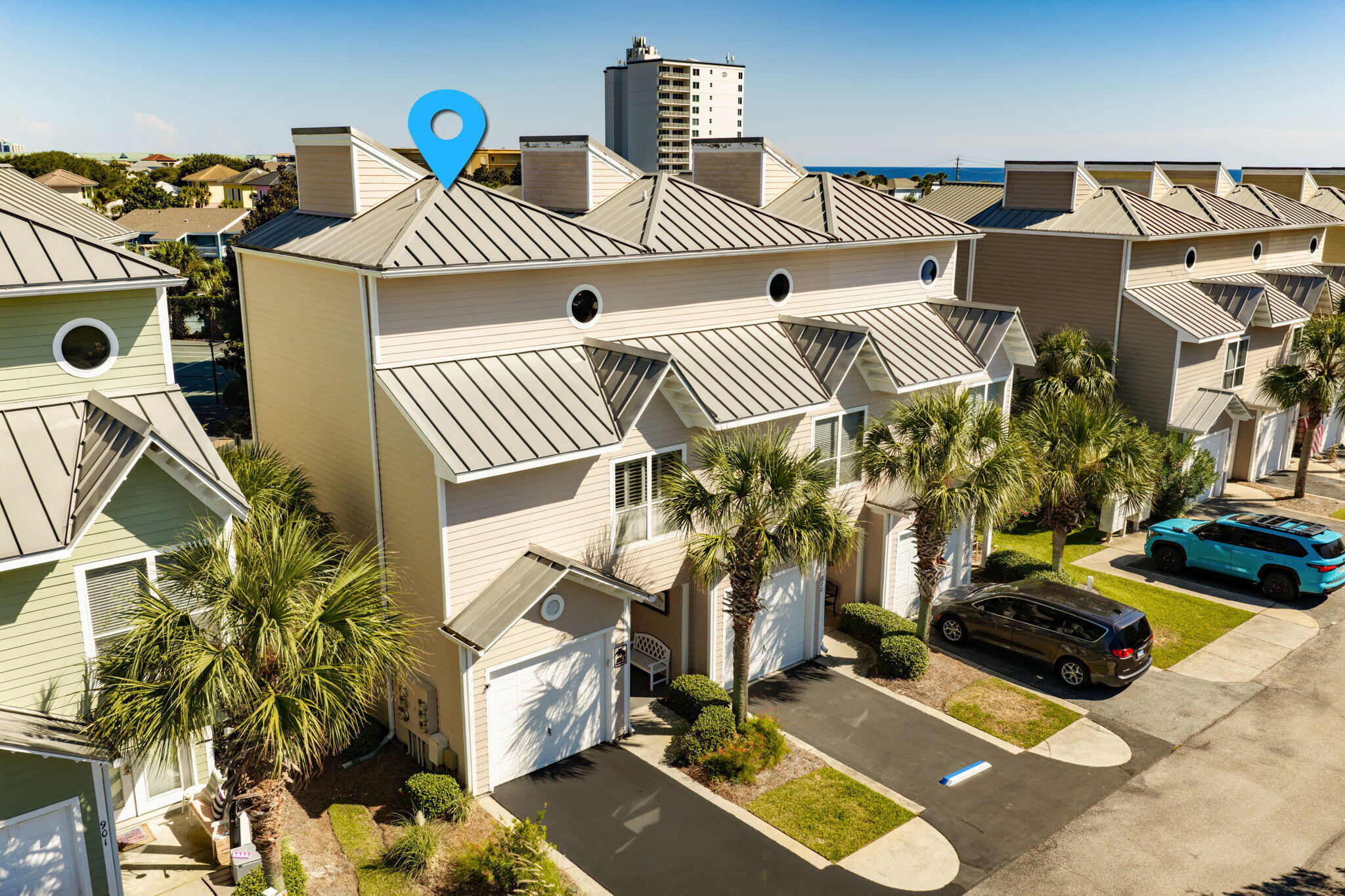 BEACH POINTE T/H - Residential