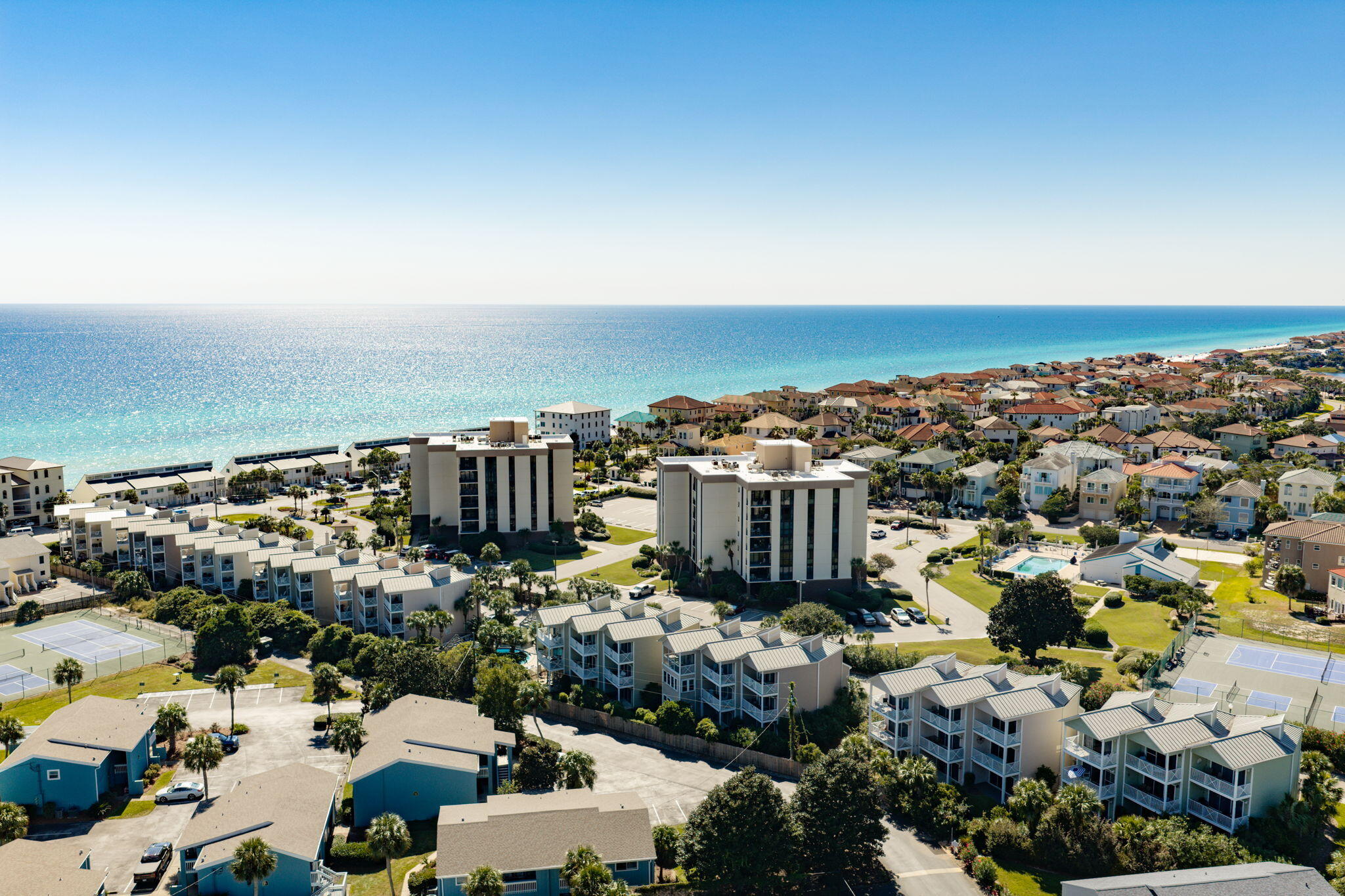BEACH POINTE T/H - Residential