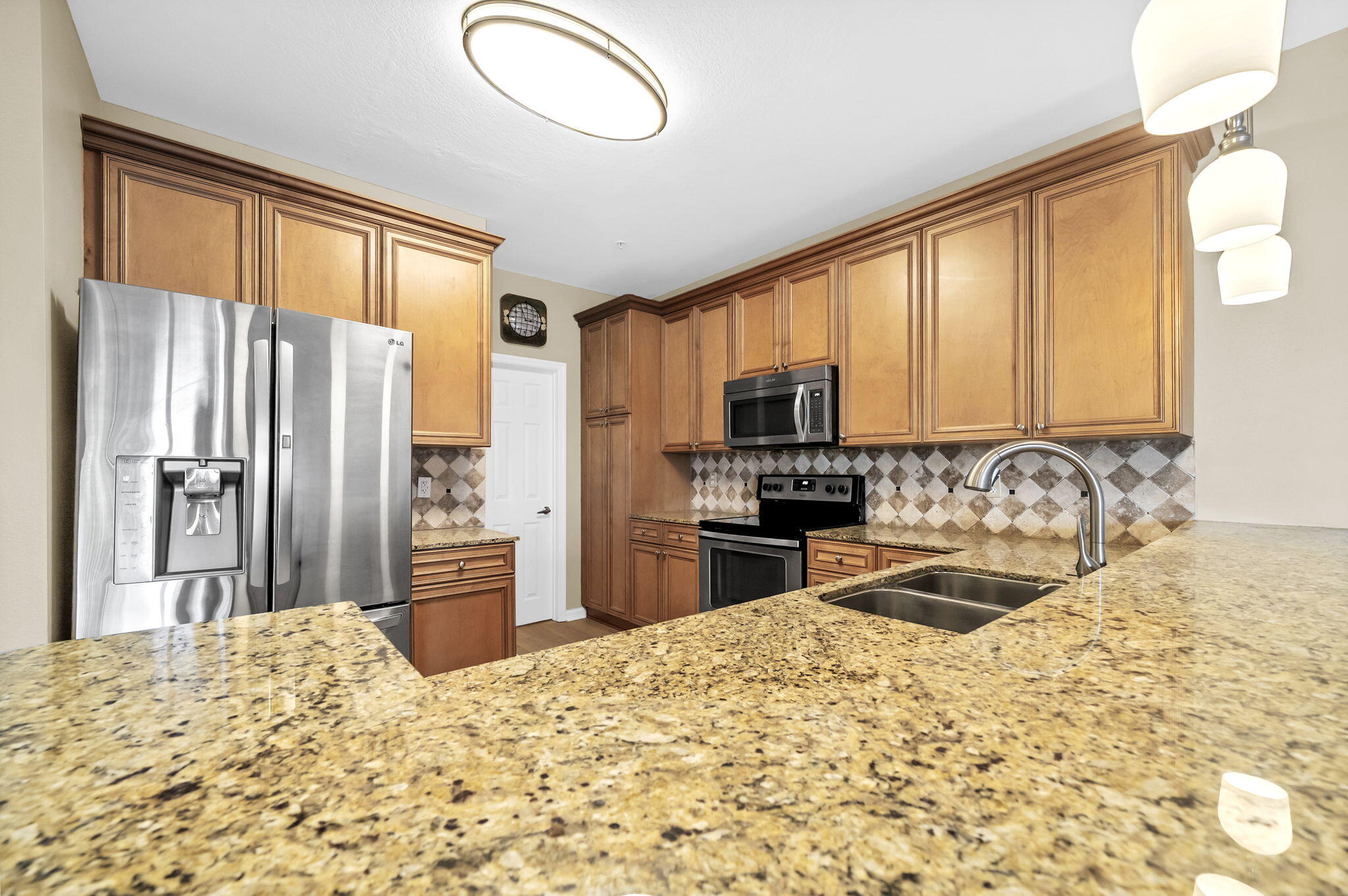 BEACH POINTE T/H - Residential