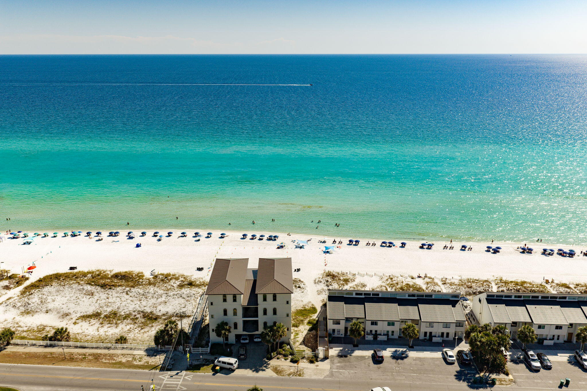 BEACH POINTE T/H - Residential