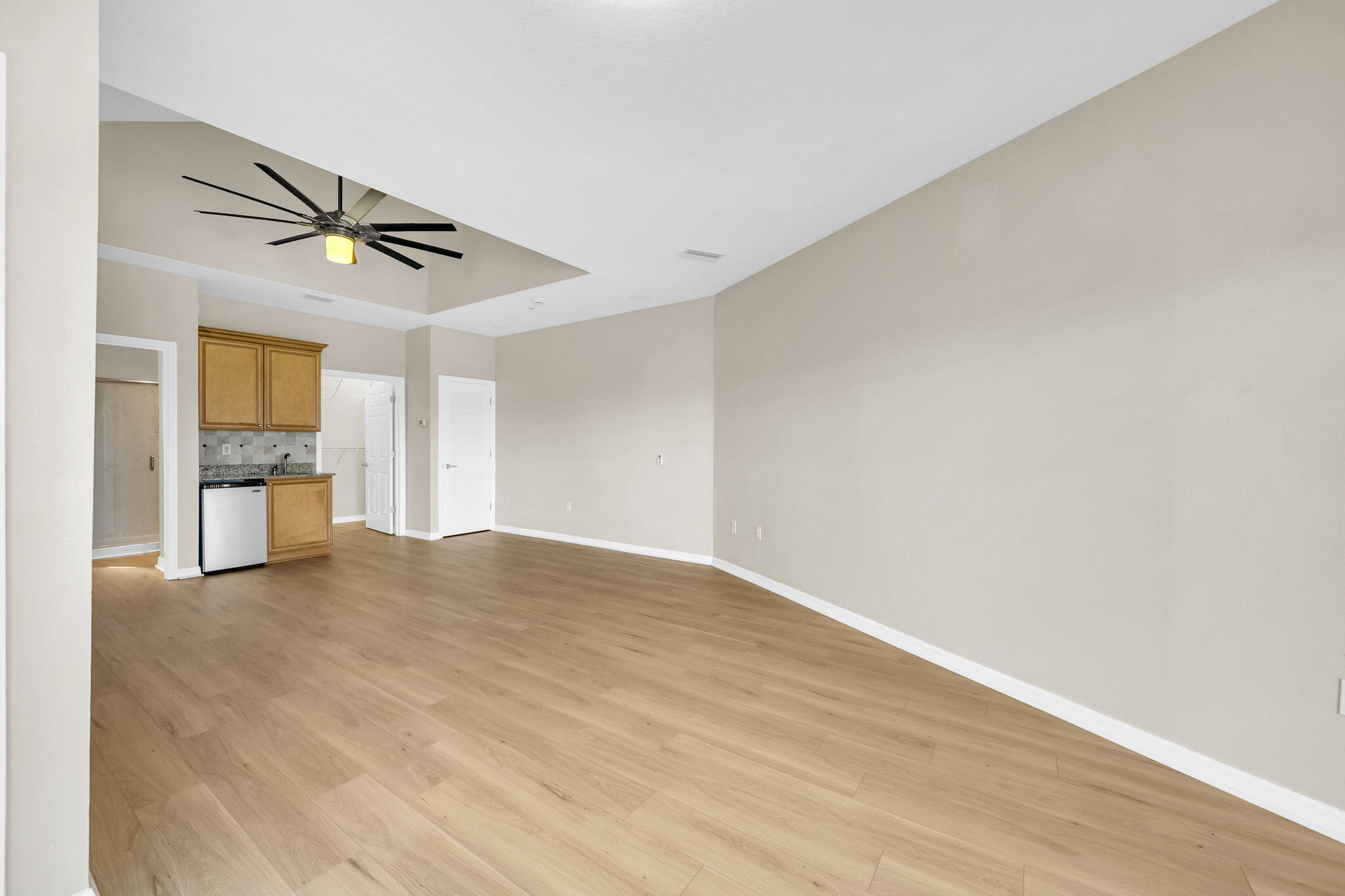 BEACH POINTE T/H - Residential