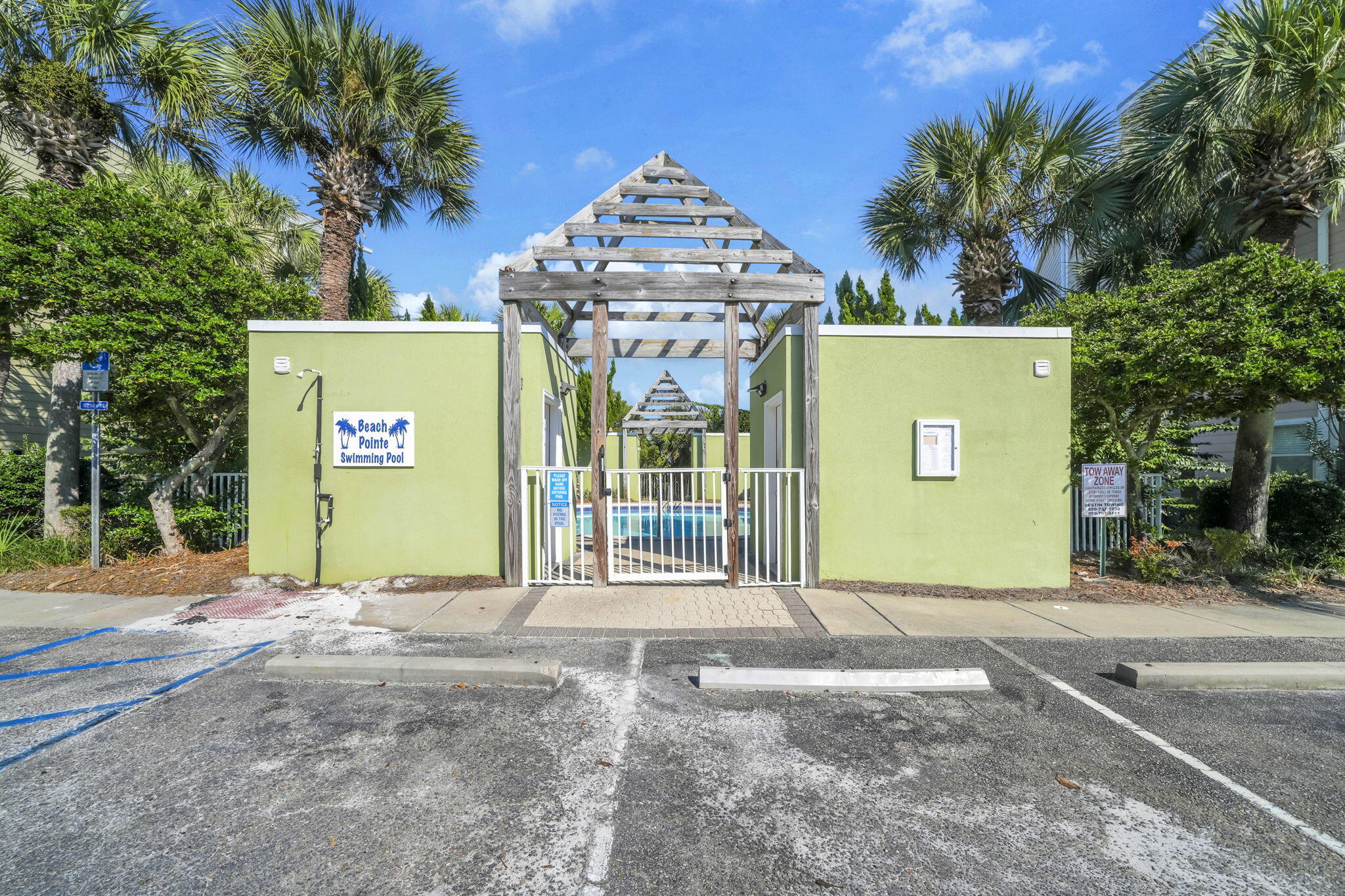 BEACH POINTE T/H - Residential