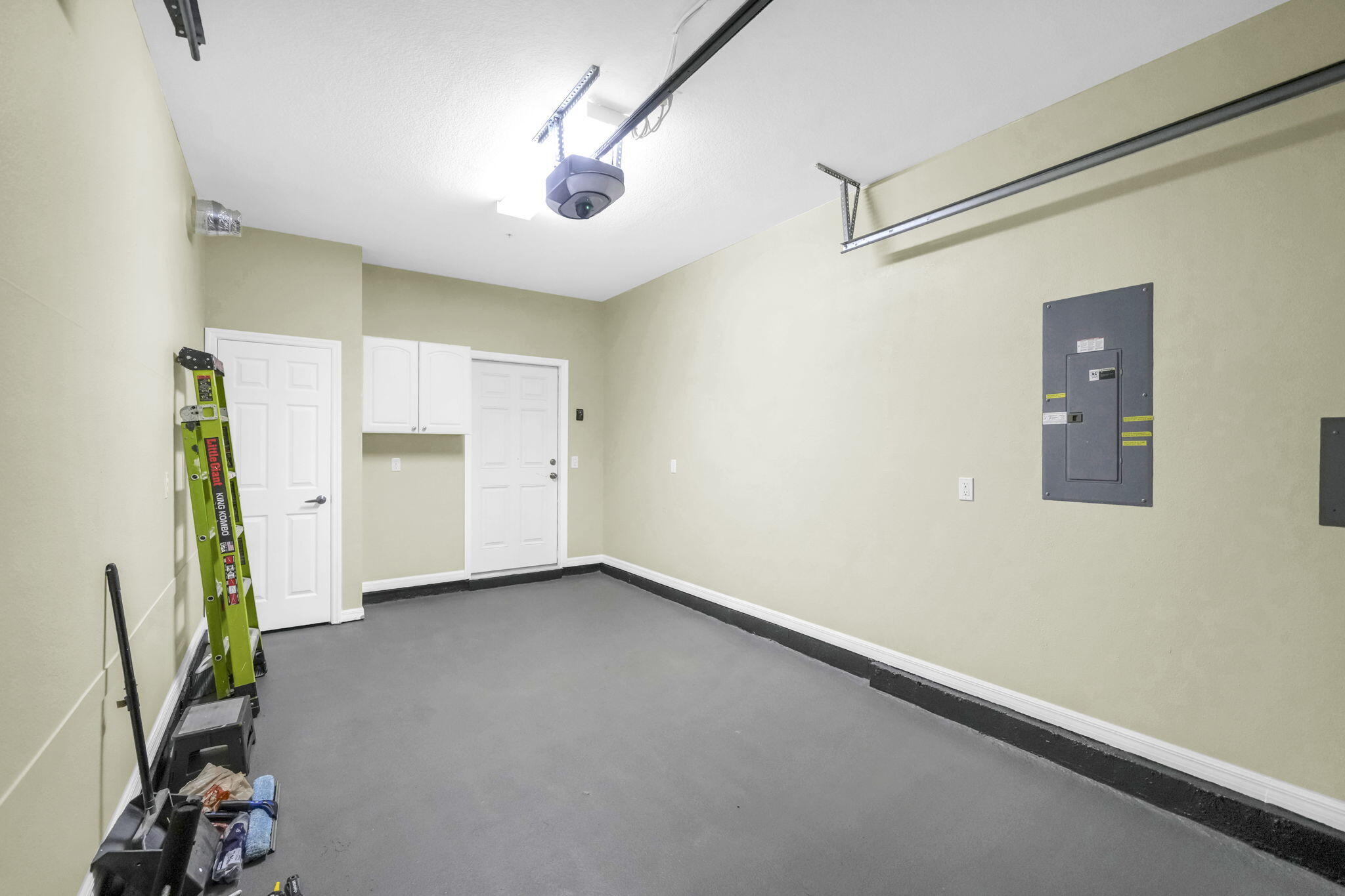 BEACH POINTE T/H - Residential