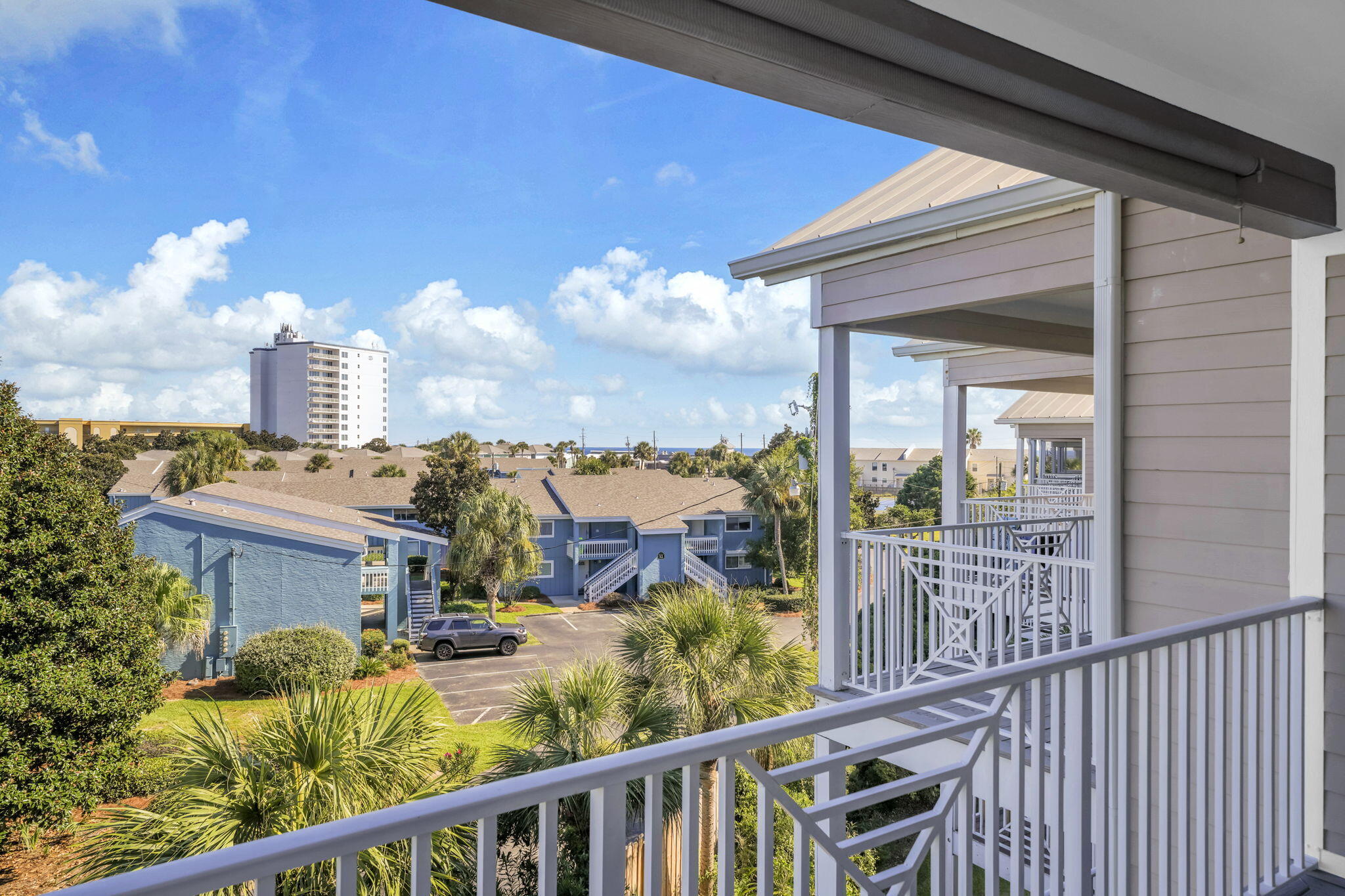 BEACH POINTE T/H - Residential