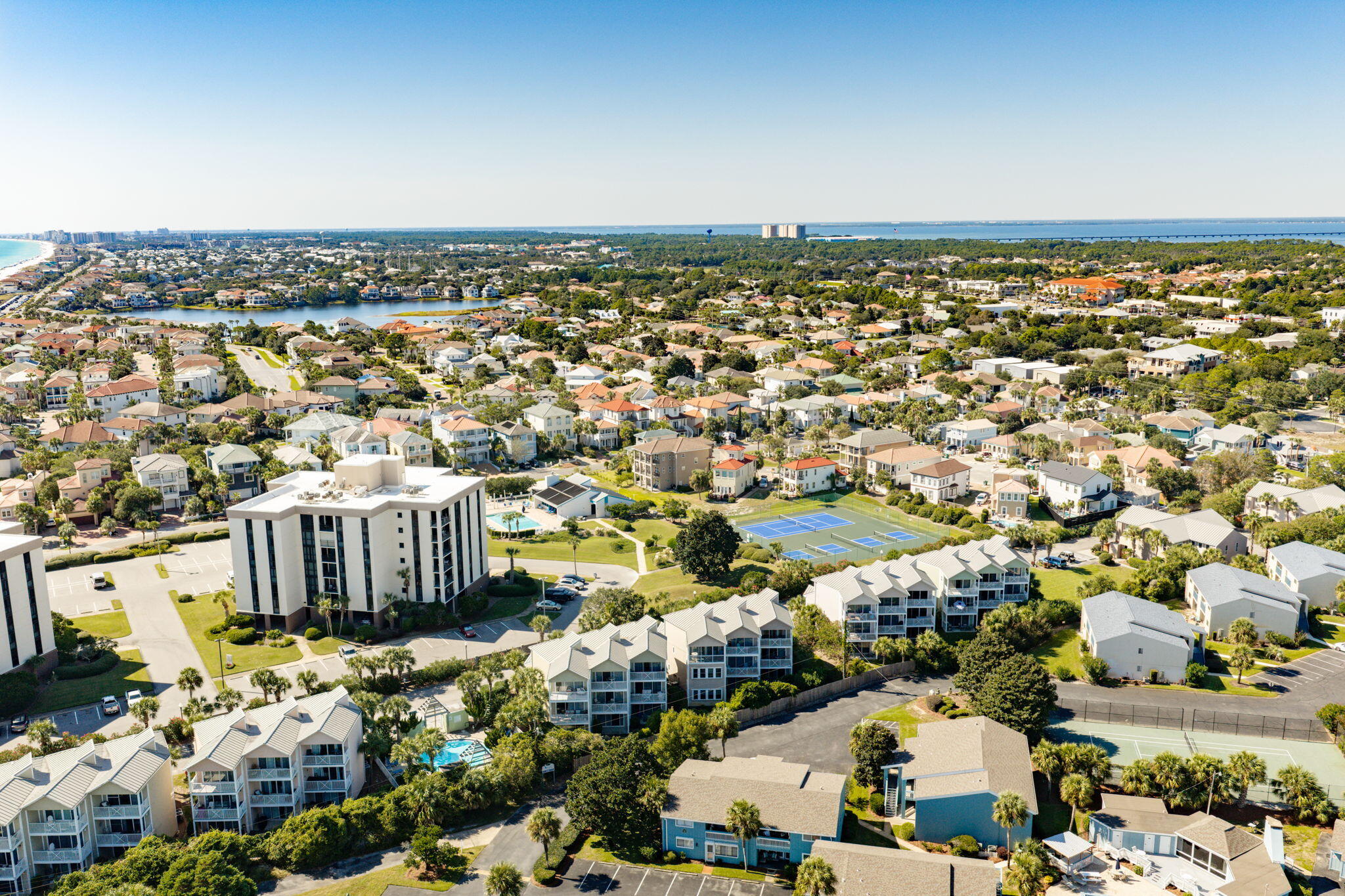 BEACH POINTE T/H - Residential