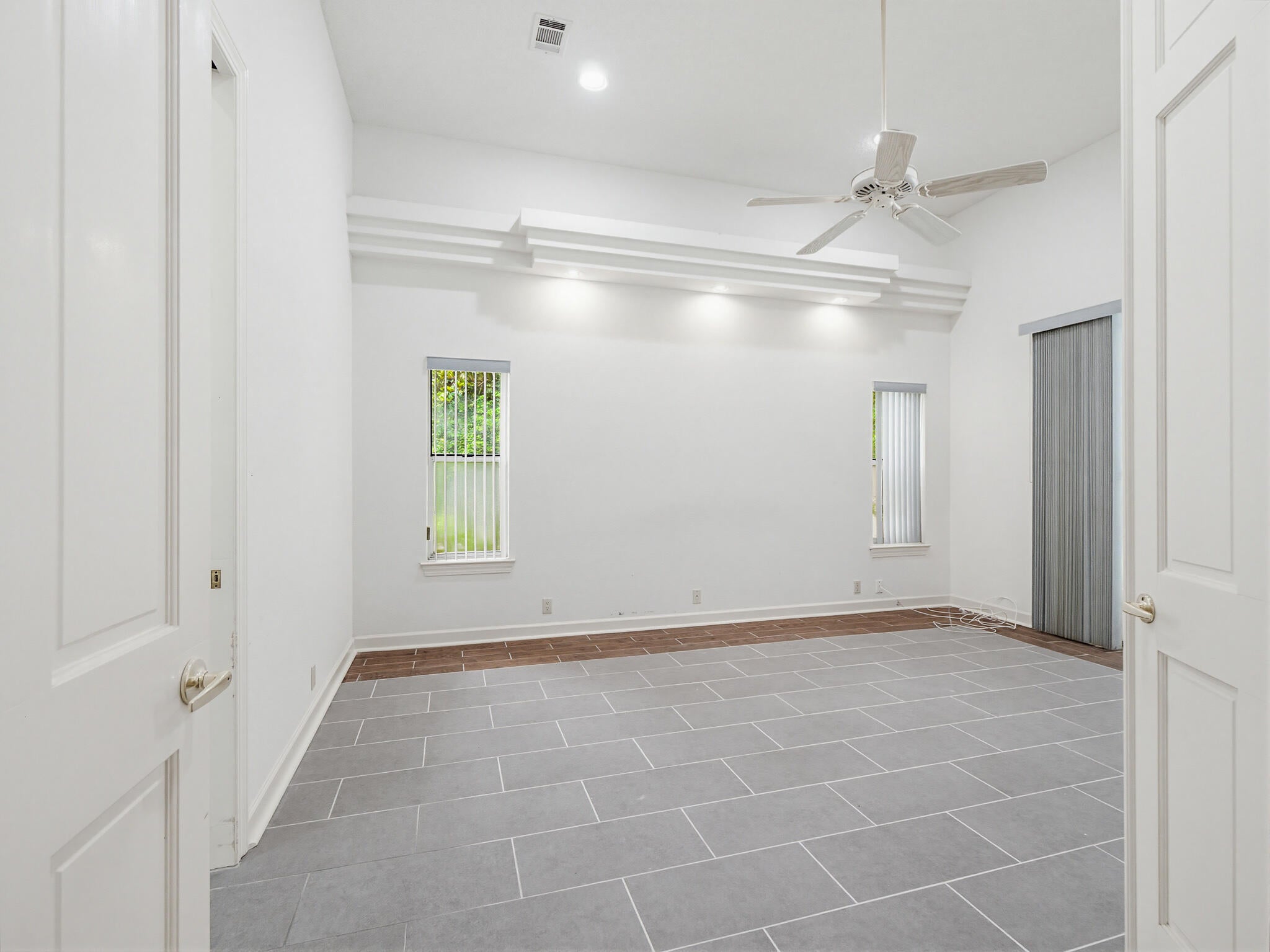 KINGS ROAD - Residential