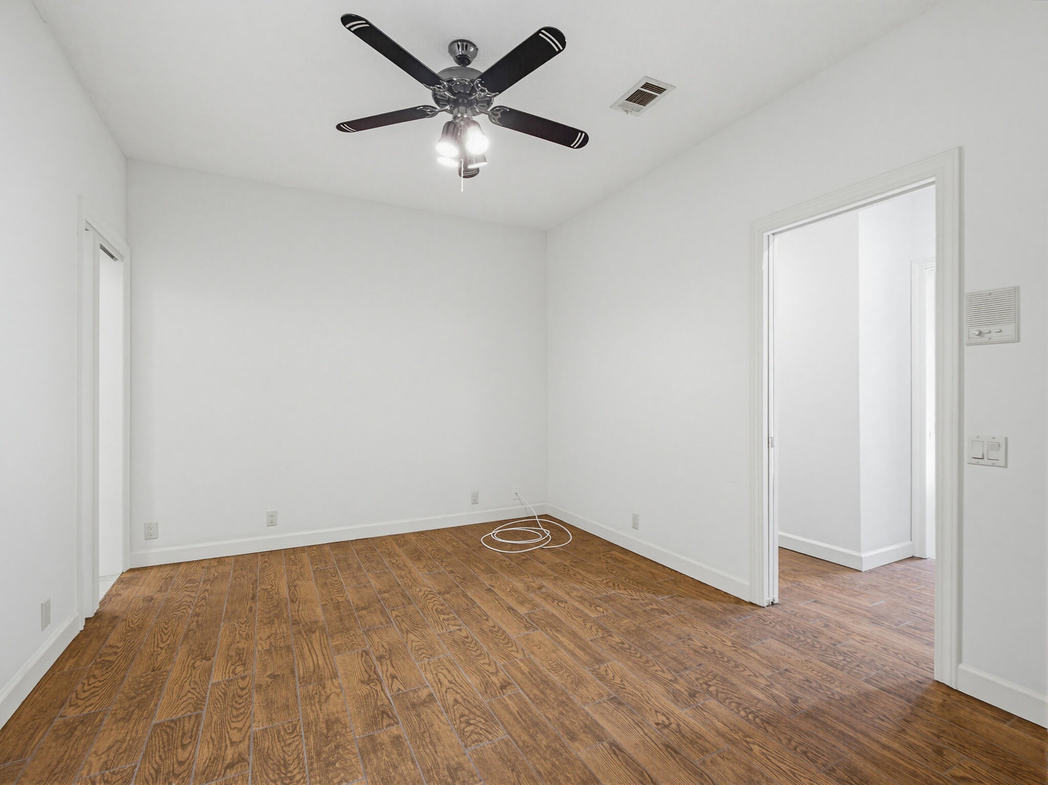 KINGS ROAD - Residential