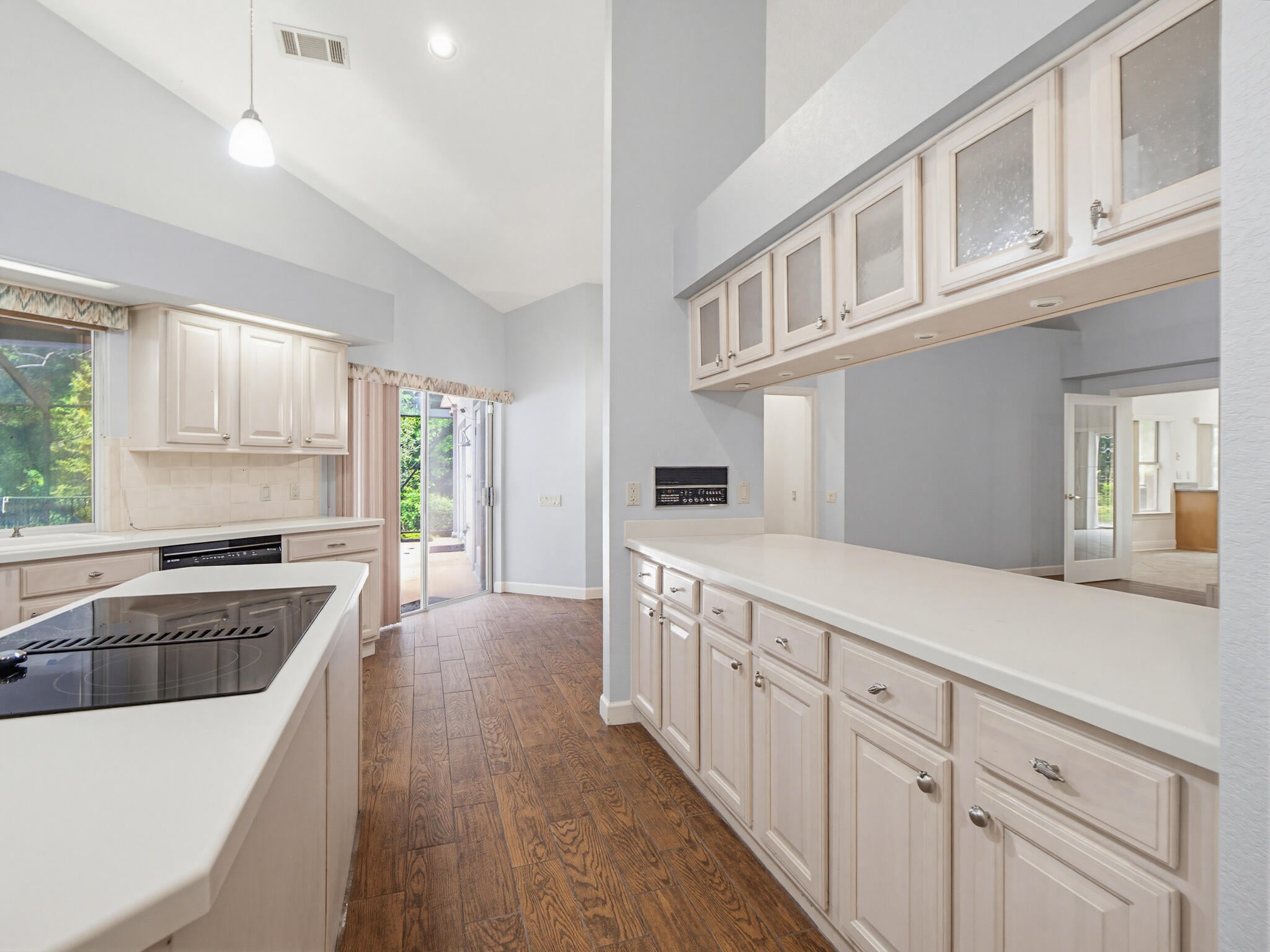KINGS ROAD - Residential