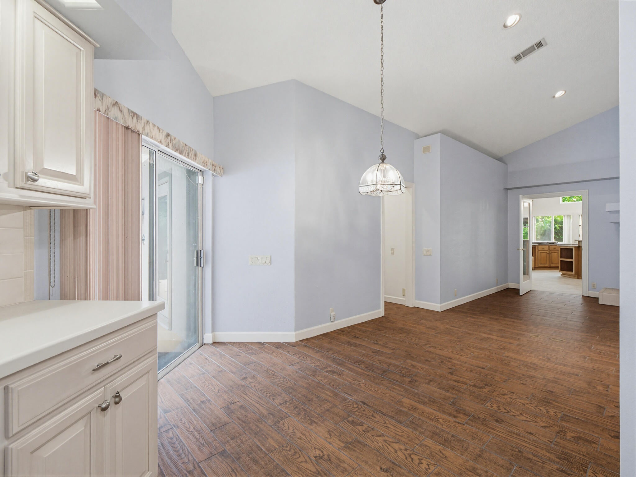 KINGS ROAD - Residential