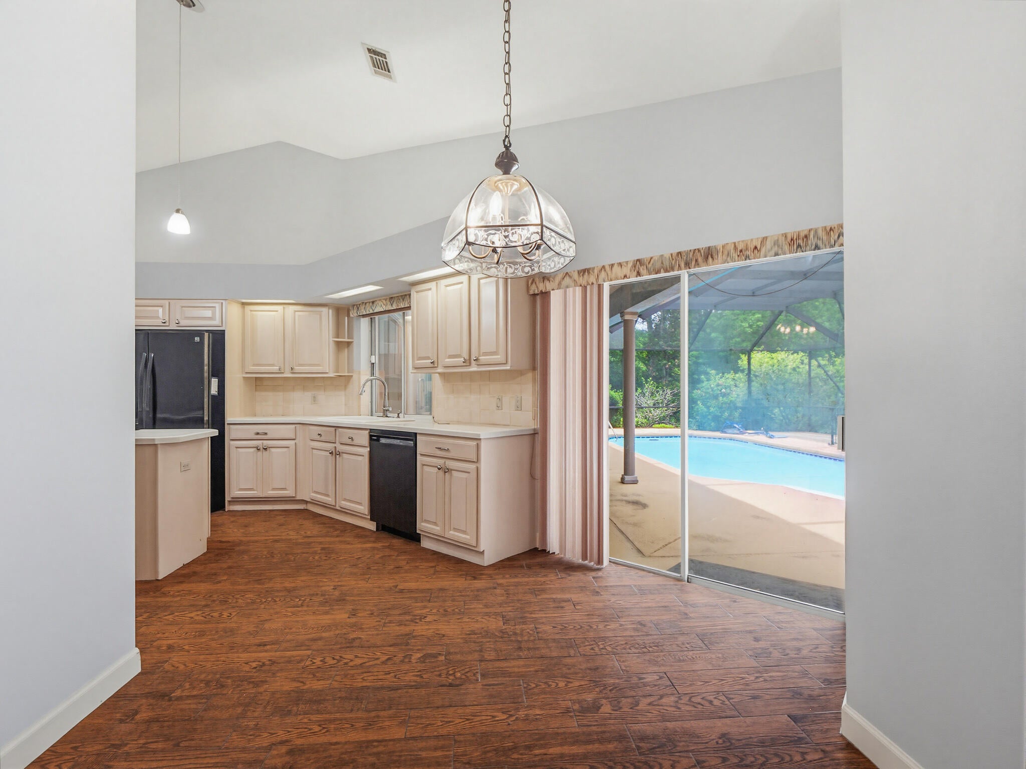 KINGS ROAD - Residential