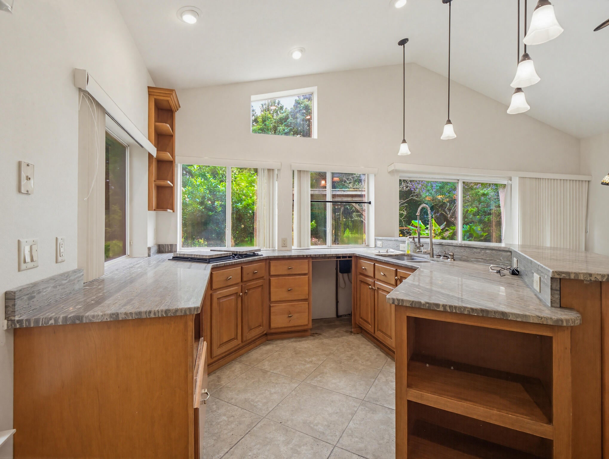 KINGS ROAD - Residential