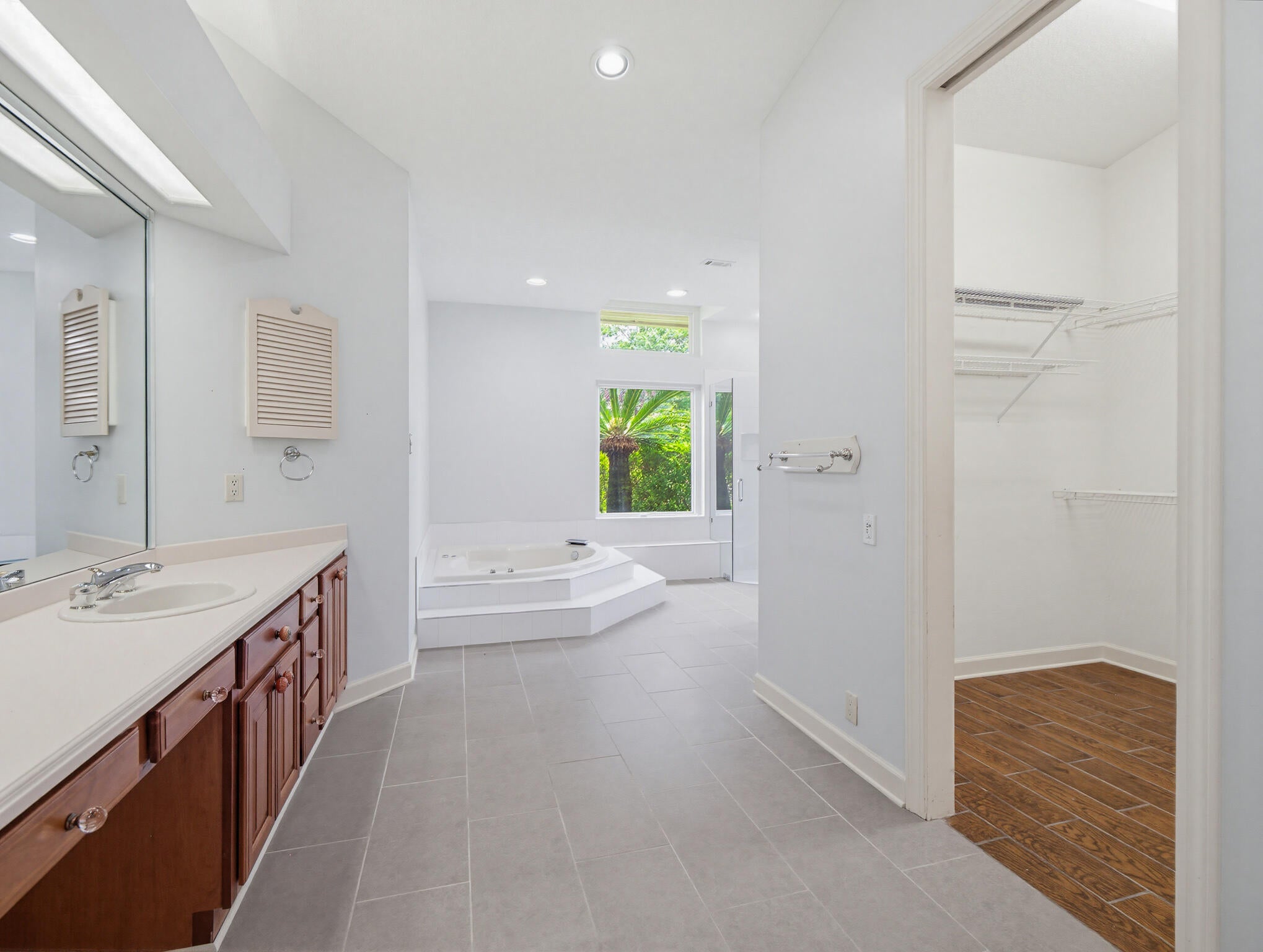KINGS ROAD - Residential