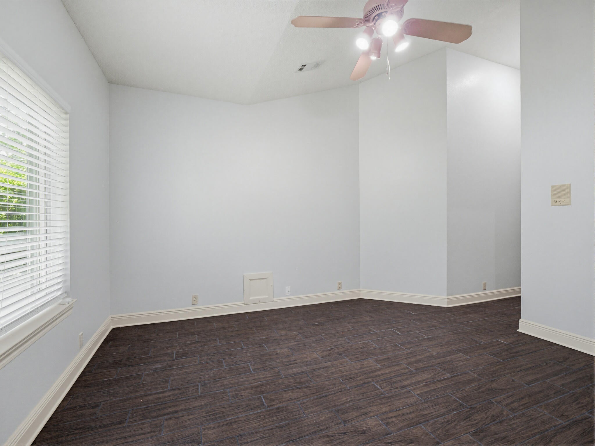 KINGS ROAD - Residential