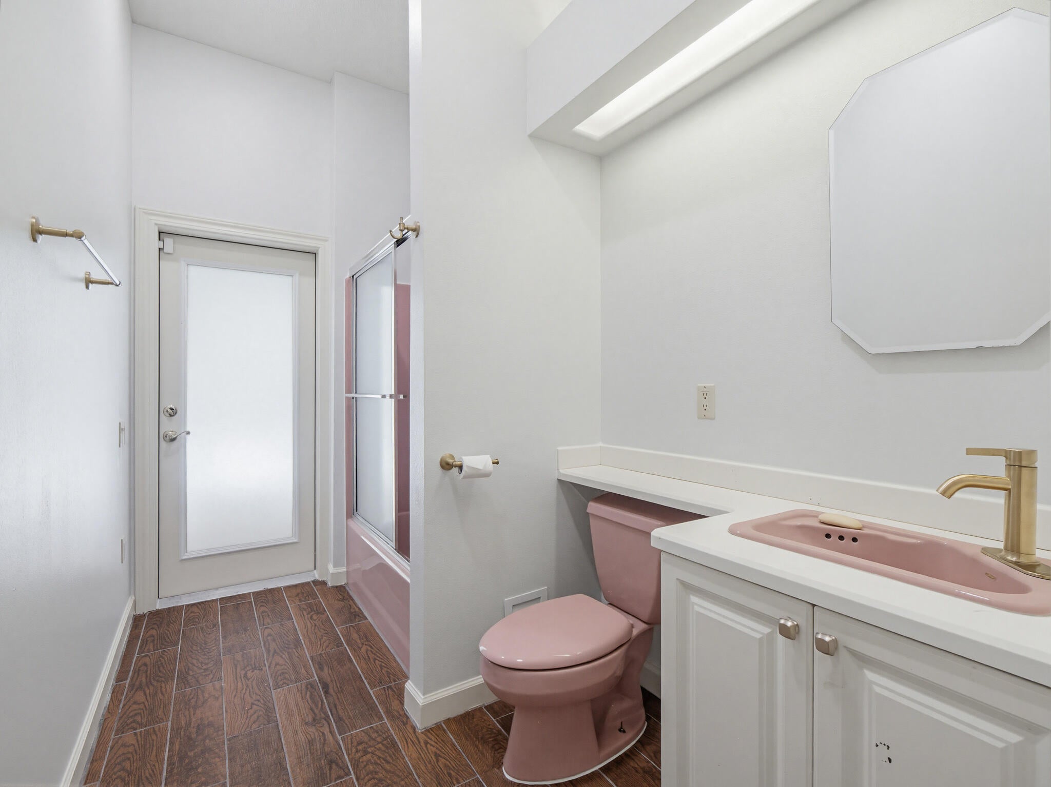 KINGS ROAD - Residential