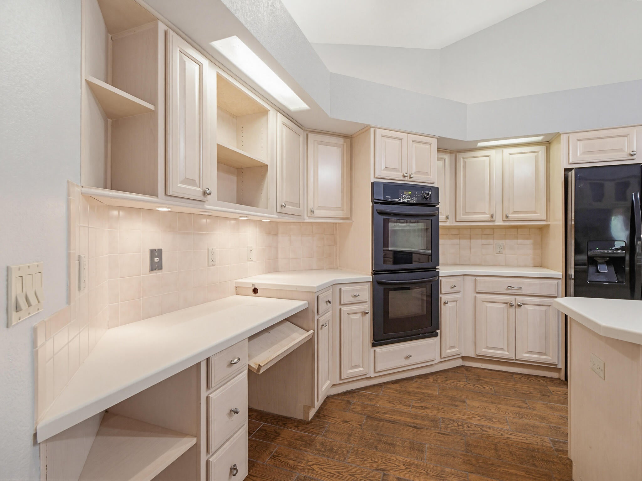 KINGS ROAD - Residential