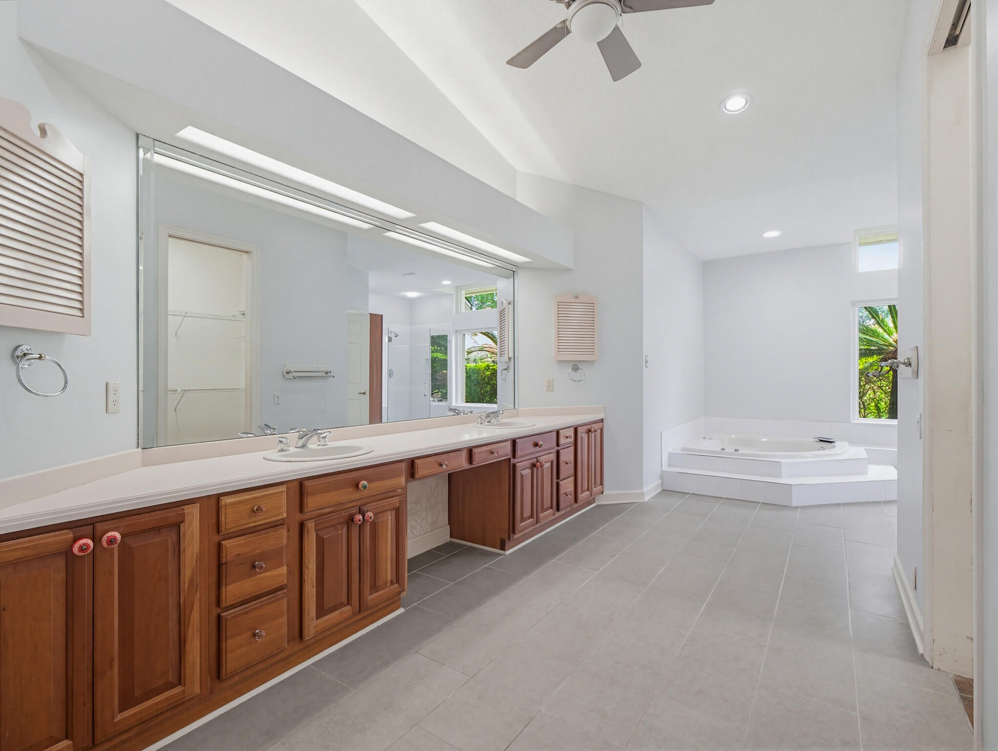 KINGS ROAD - Residential