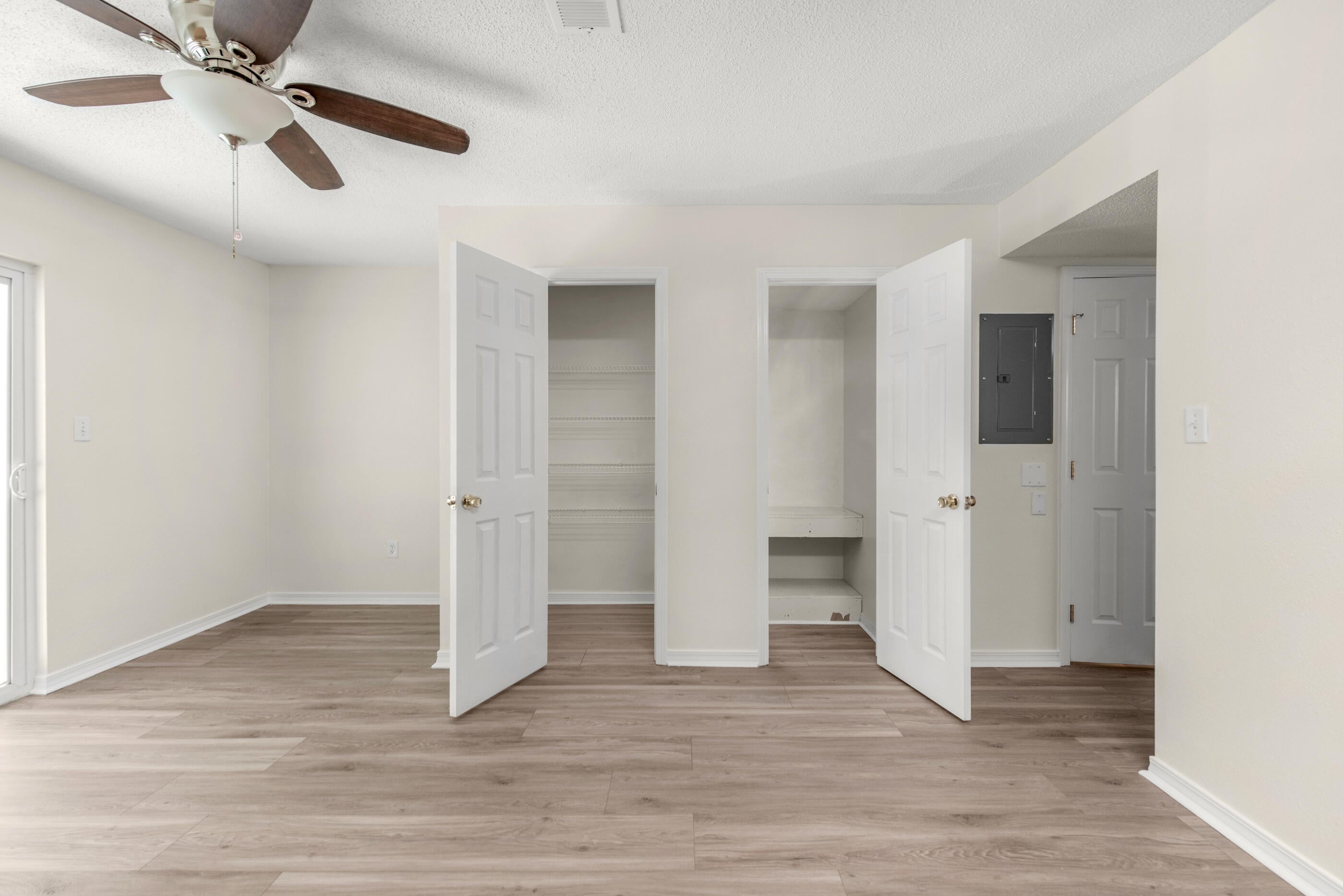 ROBSTON T/H - Residential
