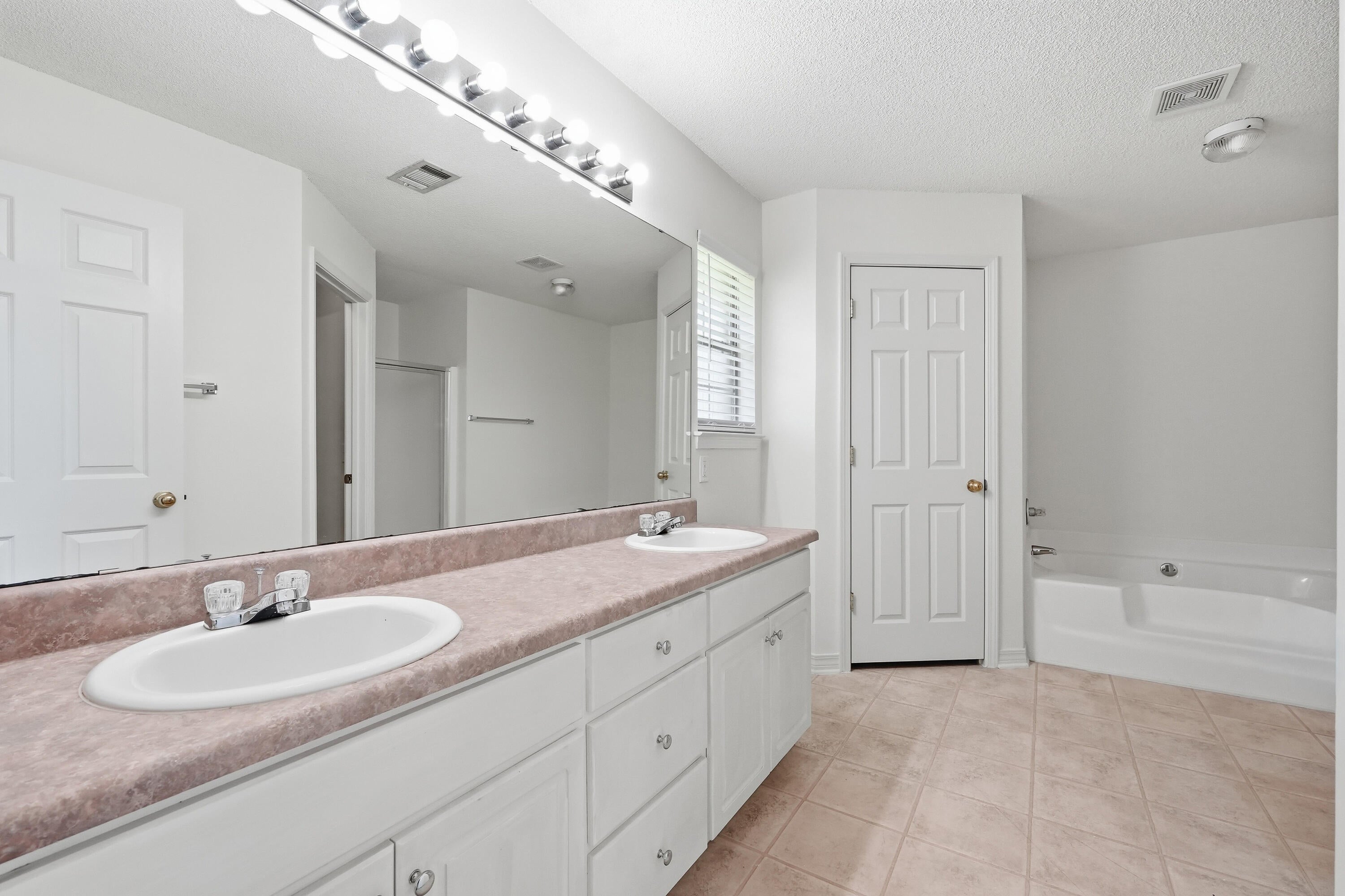 HOLLEY BY THE SEA - Residential Lease