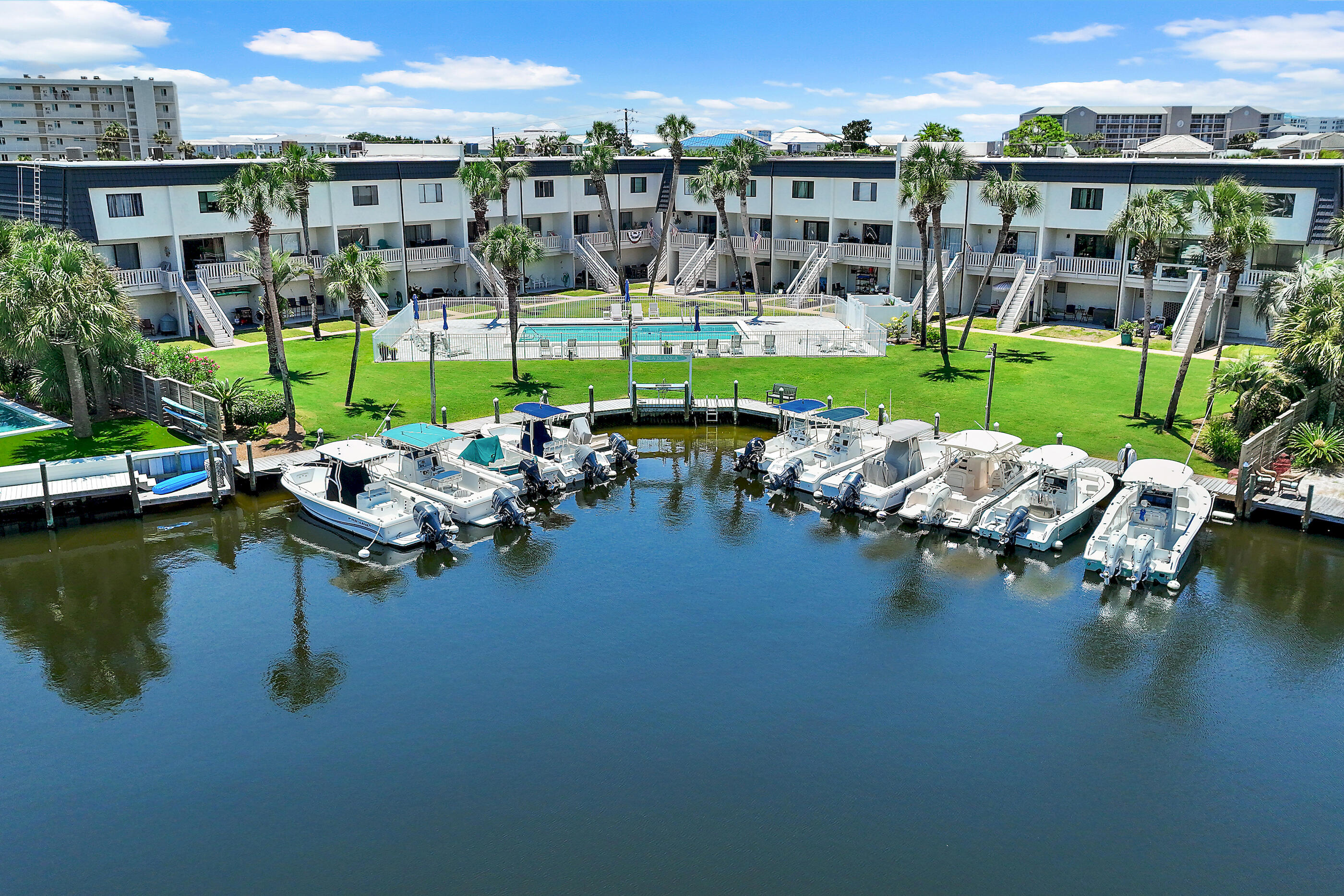 ISLA BLANCA T/H - Residential