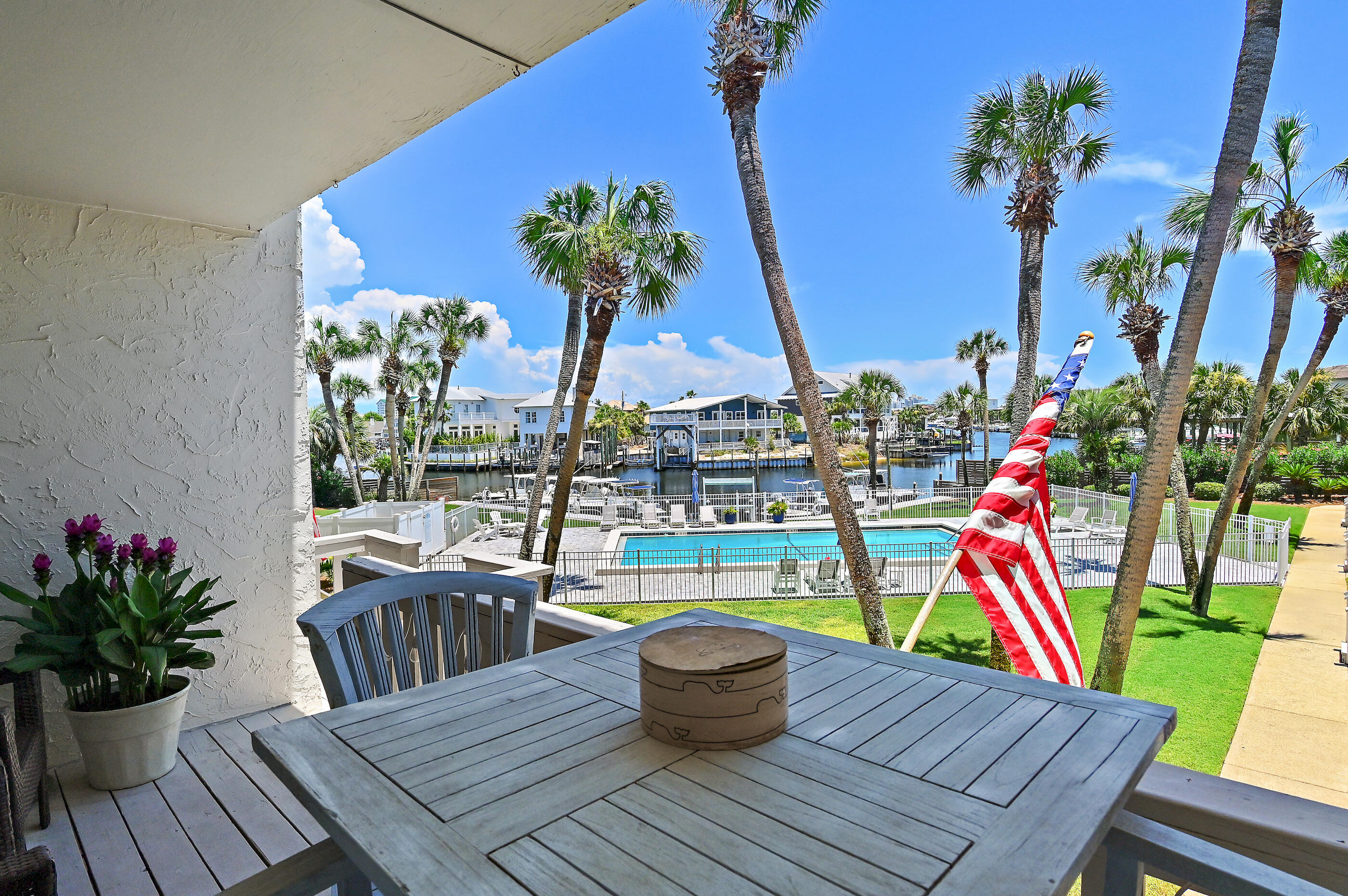 ISLA BLANCA T/H - Residential