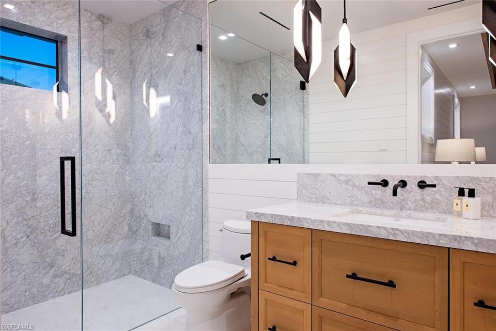 AQUALANE SHORES - Residential