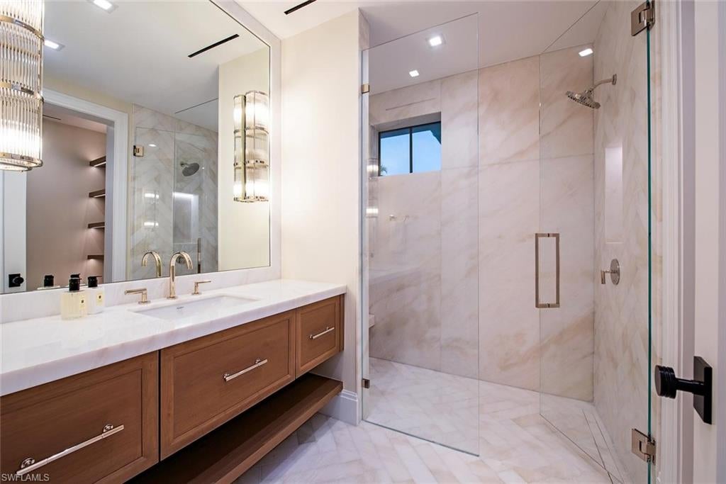 AQUALANE SHORES - Residential
